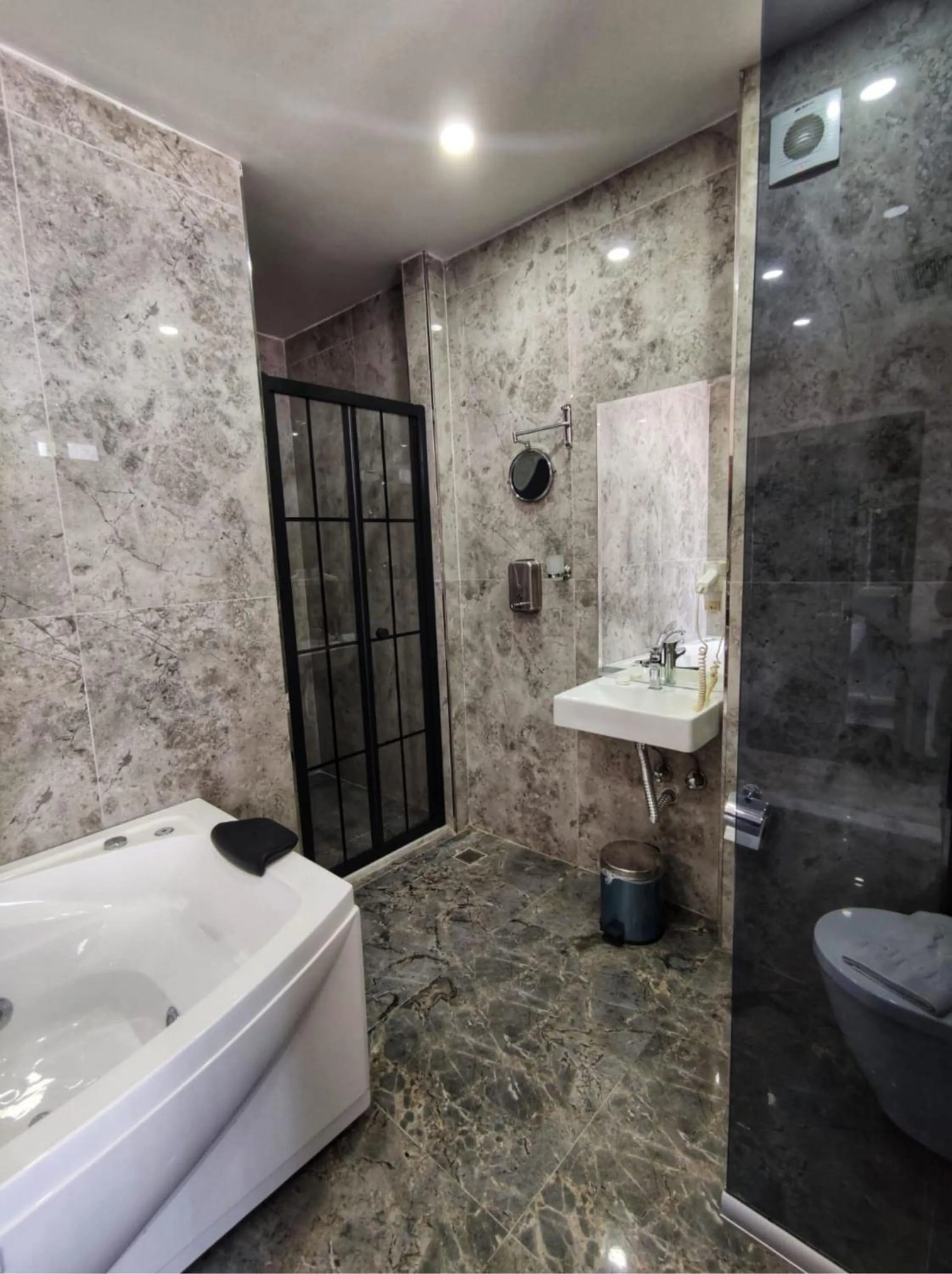 Shower in The Golden Pera's Hotel & Spa