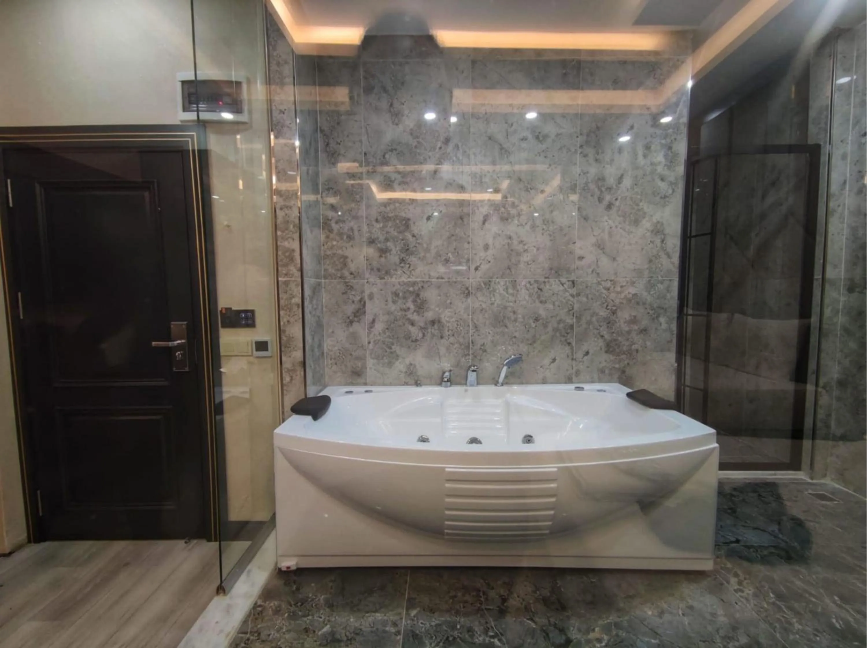 Shower in The Golden Pera's Hotel & Spa