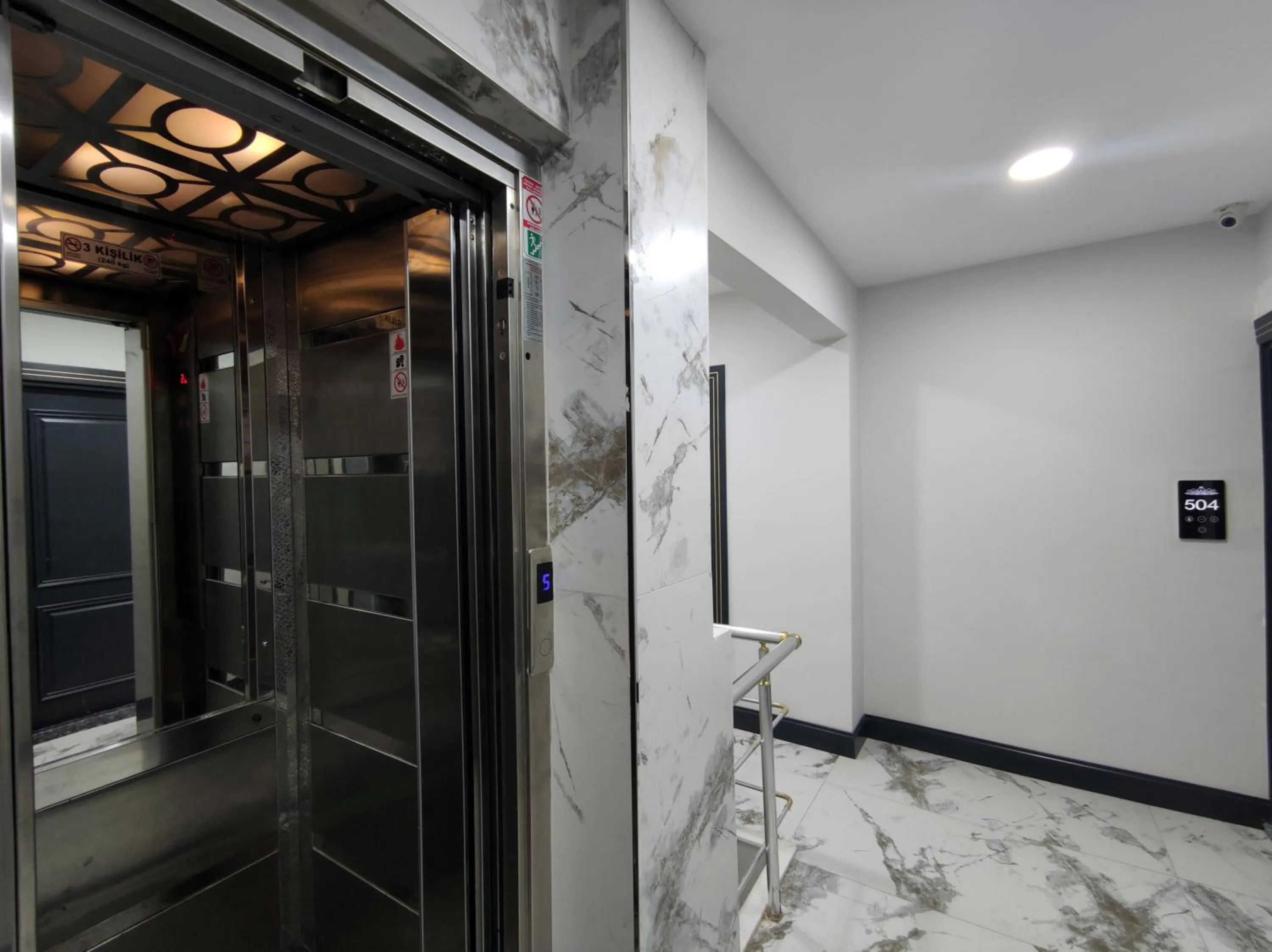 elevator in The Golden Pera's Hotel & Spa