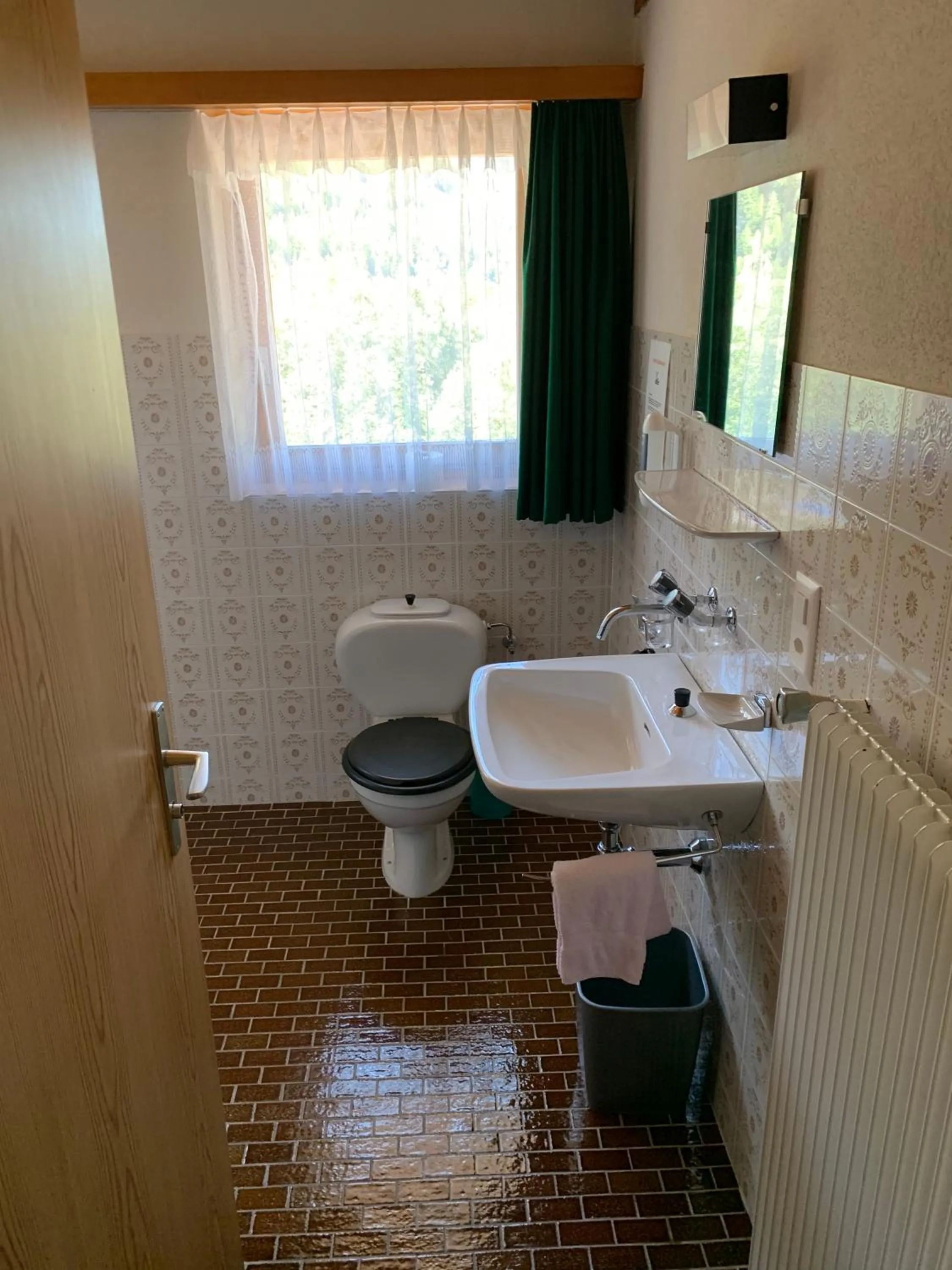 Bathroom in Hotel Adler