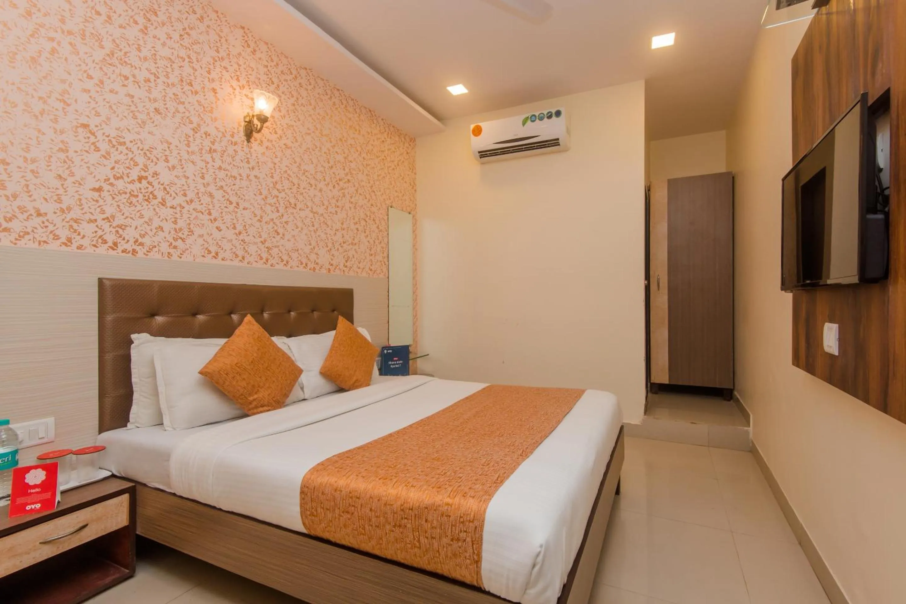 Bedroom, Bed in Hotel O Golden Nest Near Chhatrapati Shivaji International Airport