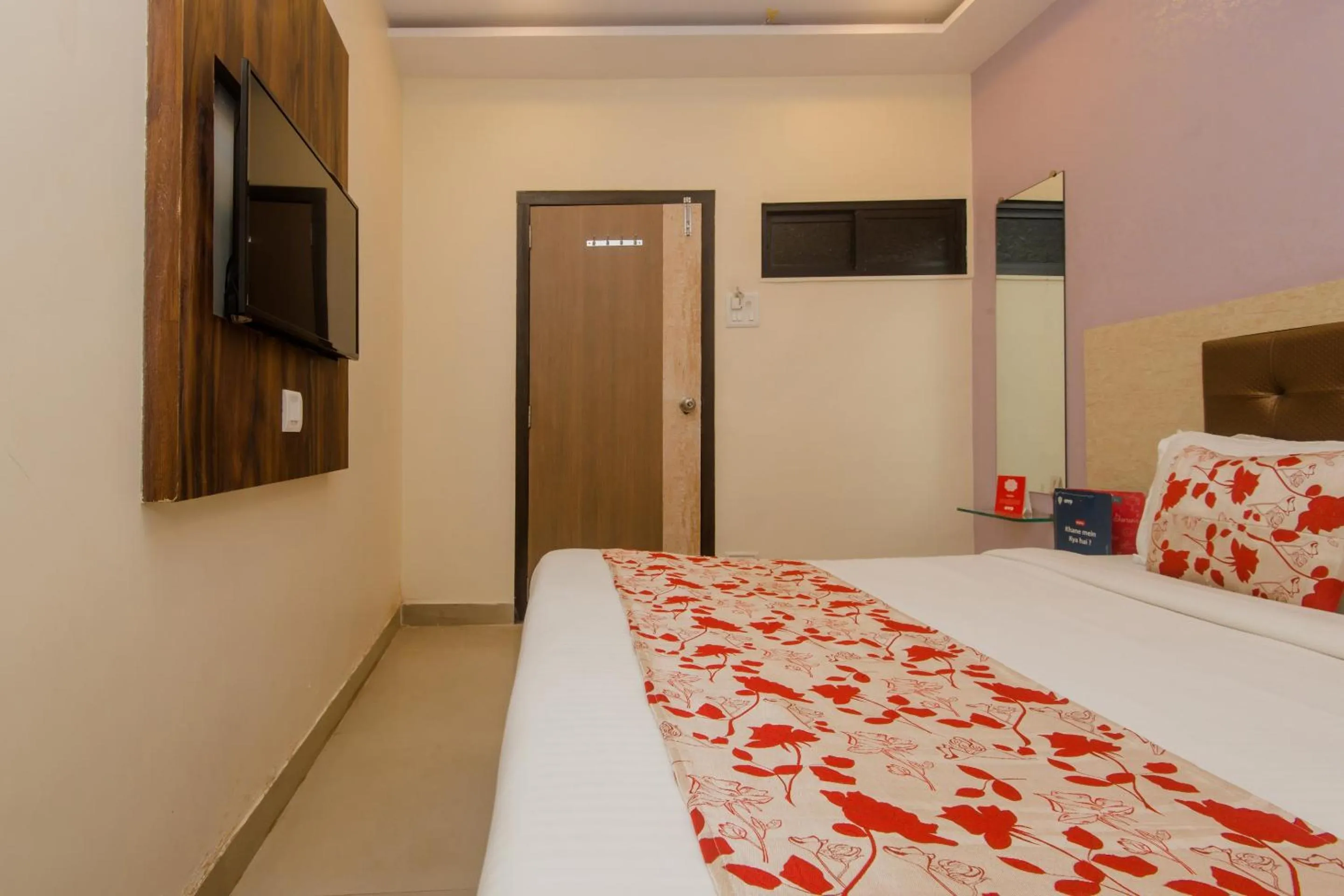 Bedroom, Bed in Hotel O Golden Nest Near Chhatrapati Shivaji International Airport