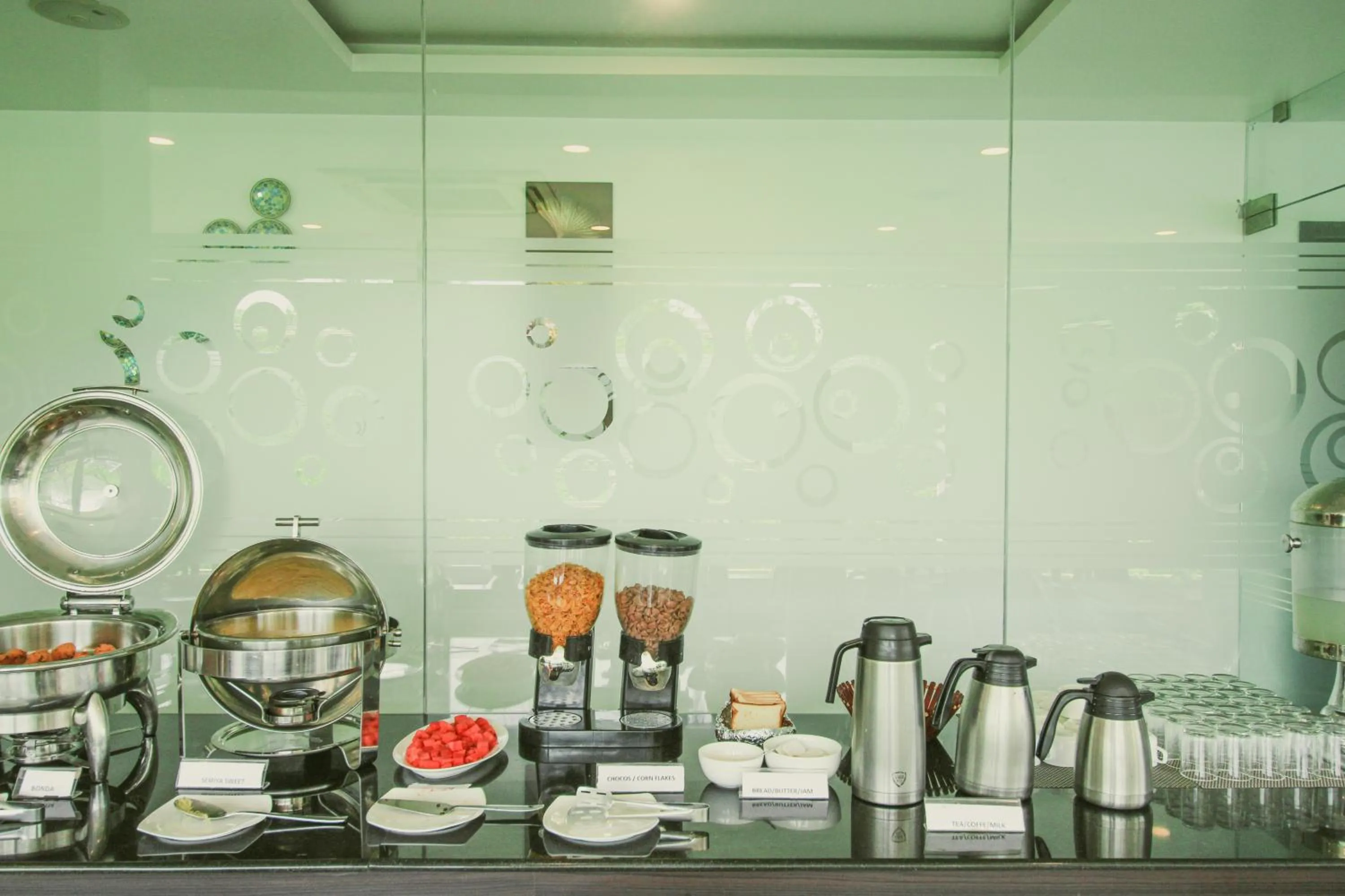 Breakfast in White Pearl Residency