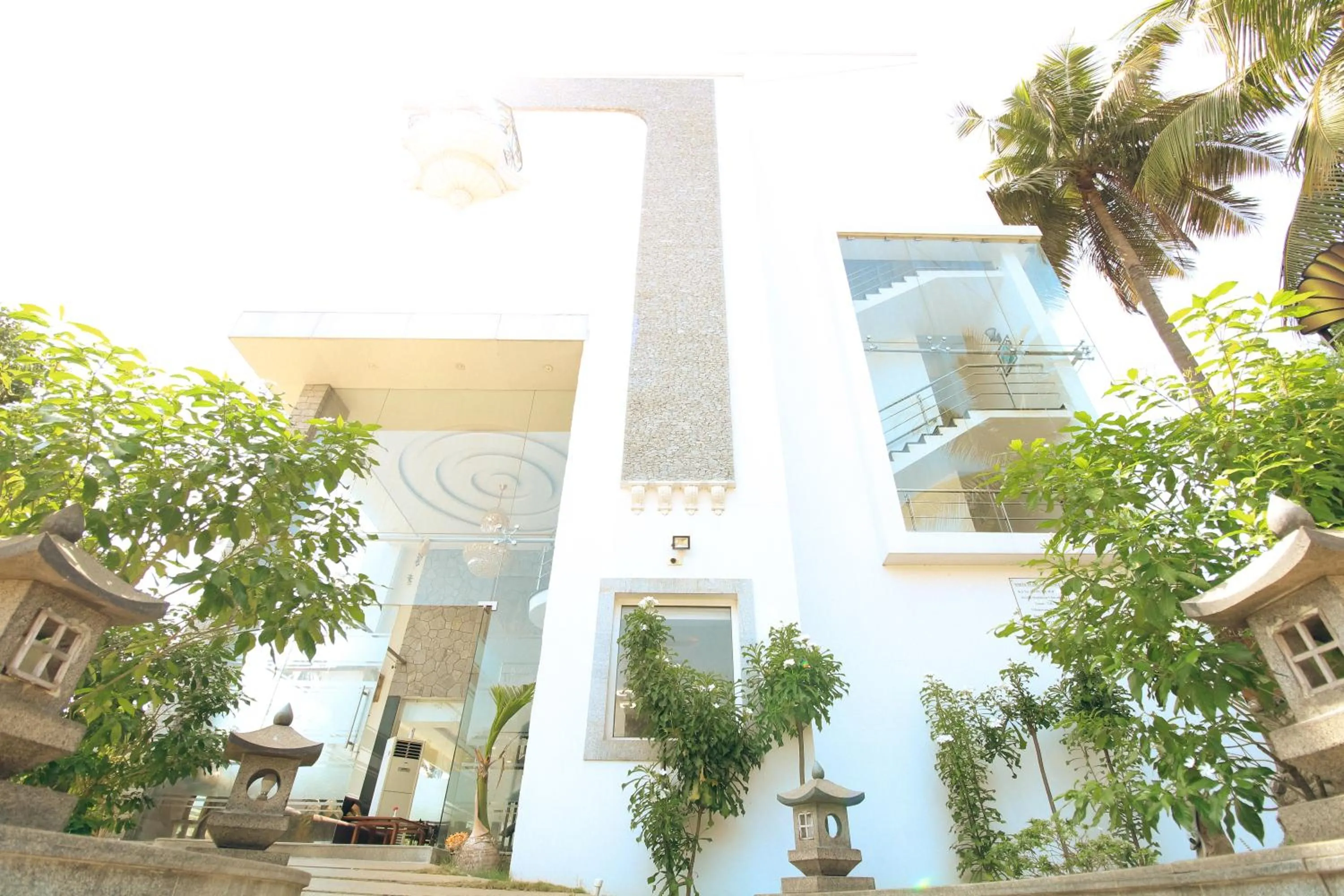 Facade/entrance in White Pearl Residency