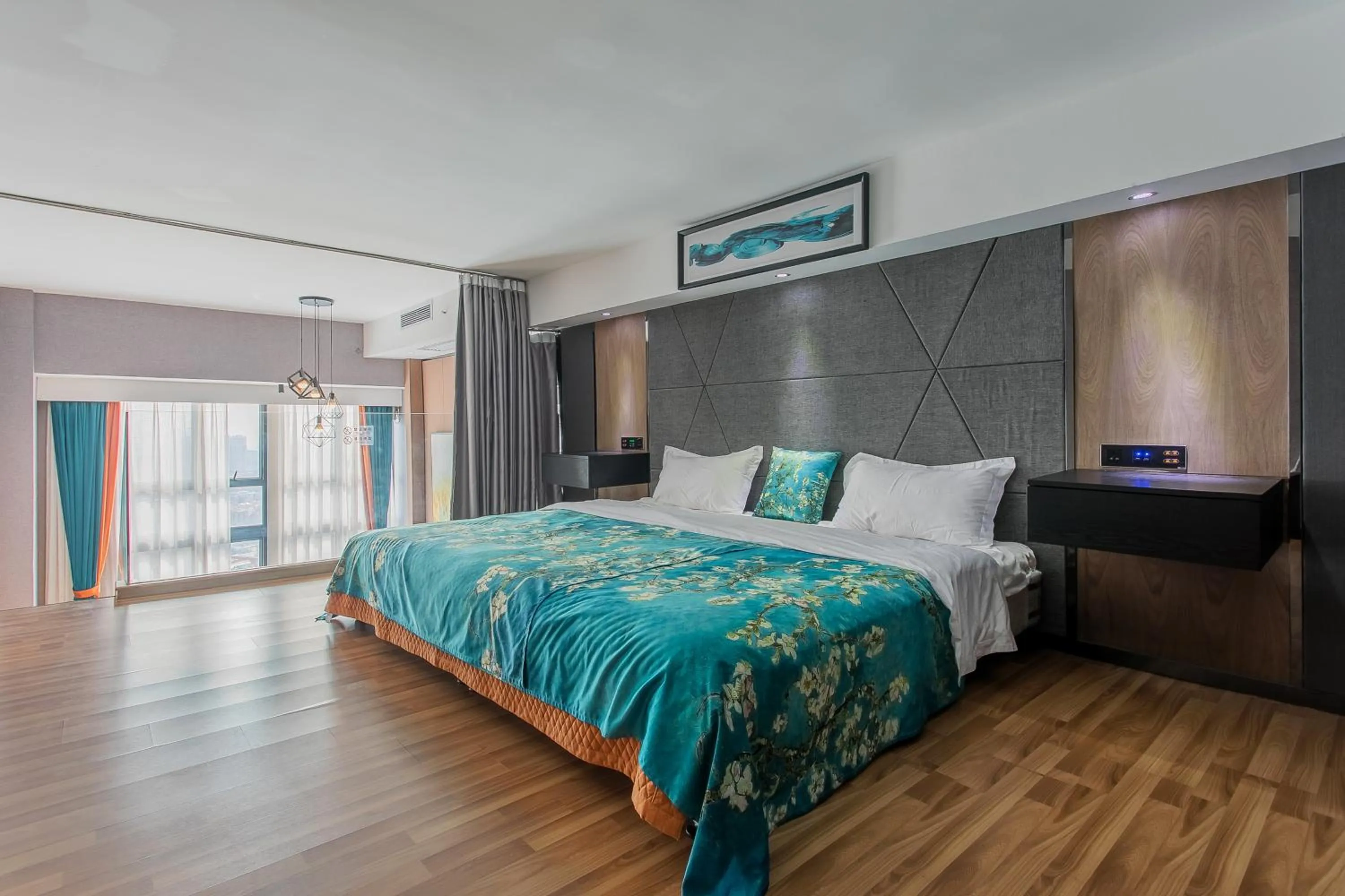 Bed in Lavender Apartment Branch