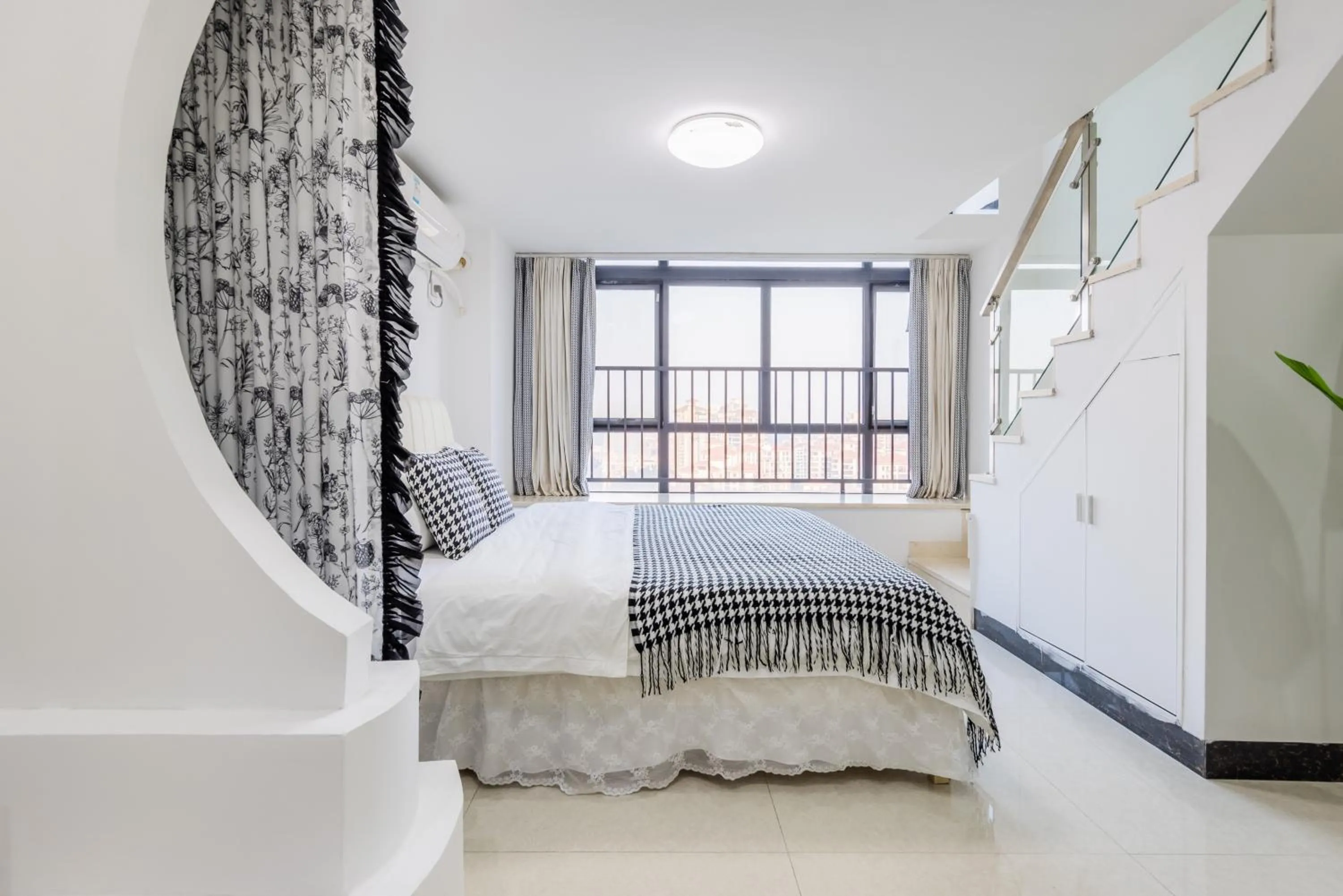 Bed in Lavender Apartment Branch