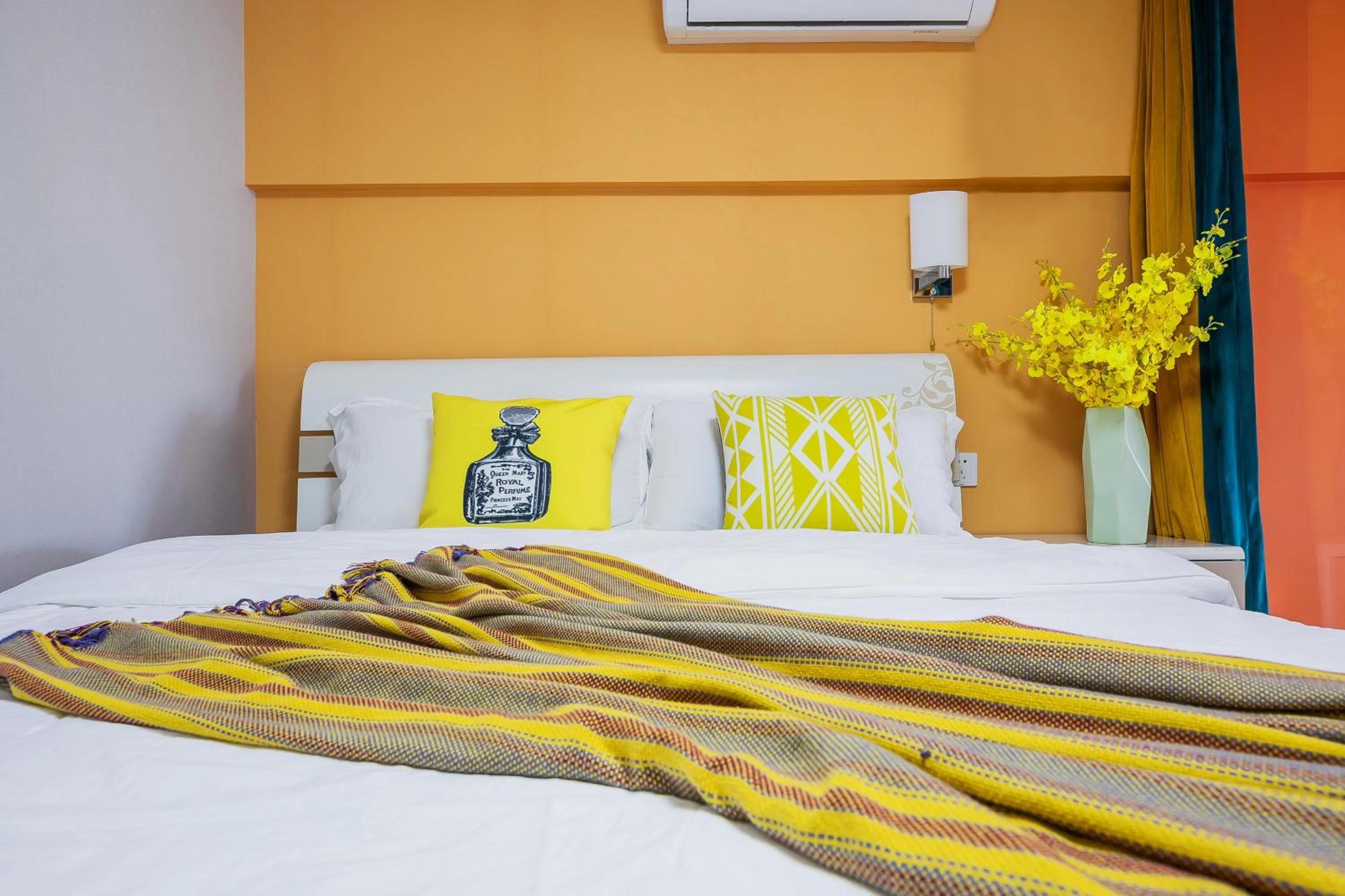 Bed in Lavender Apartment Branch