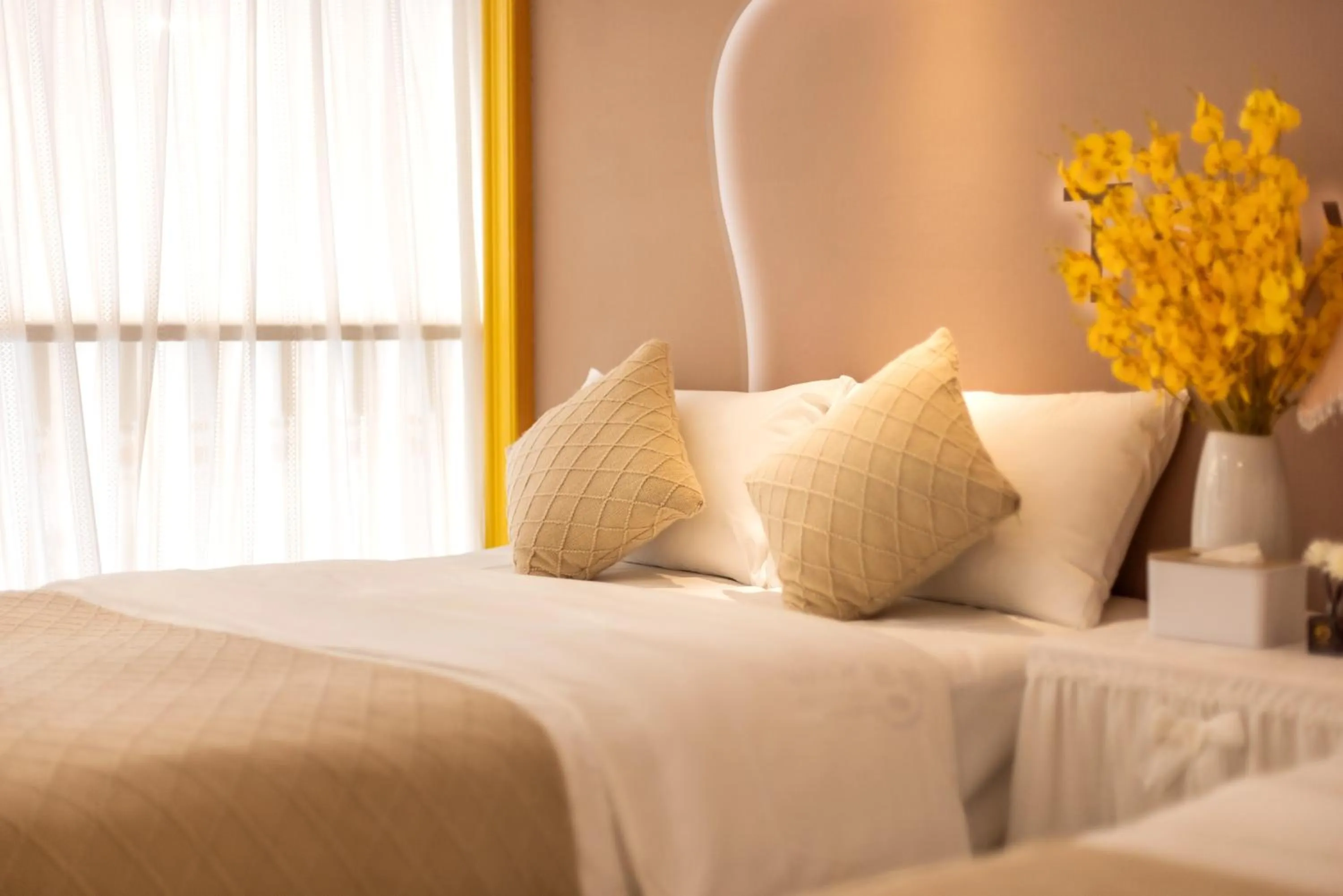 Bed in Lavender Apartment Branch