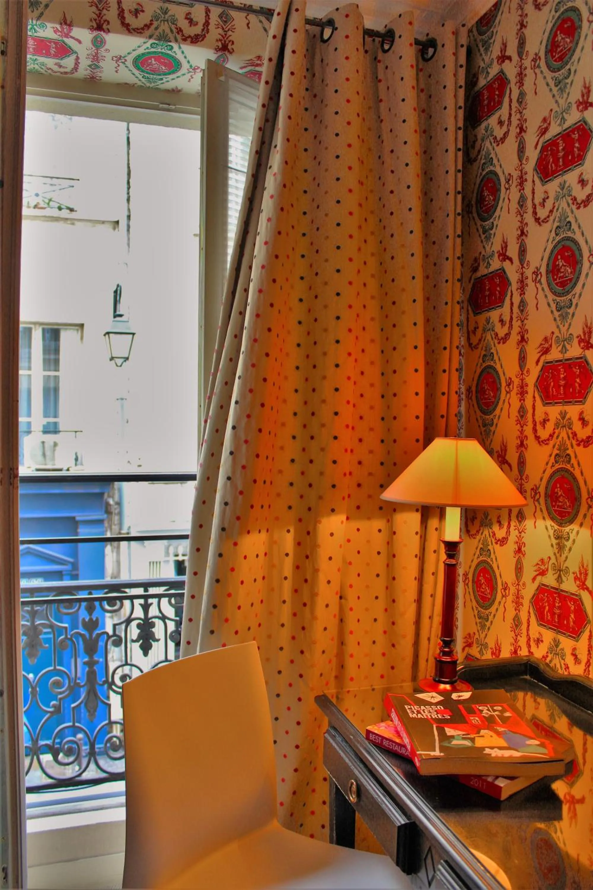 Bedroom in Prince de Conde