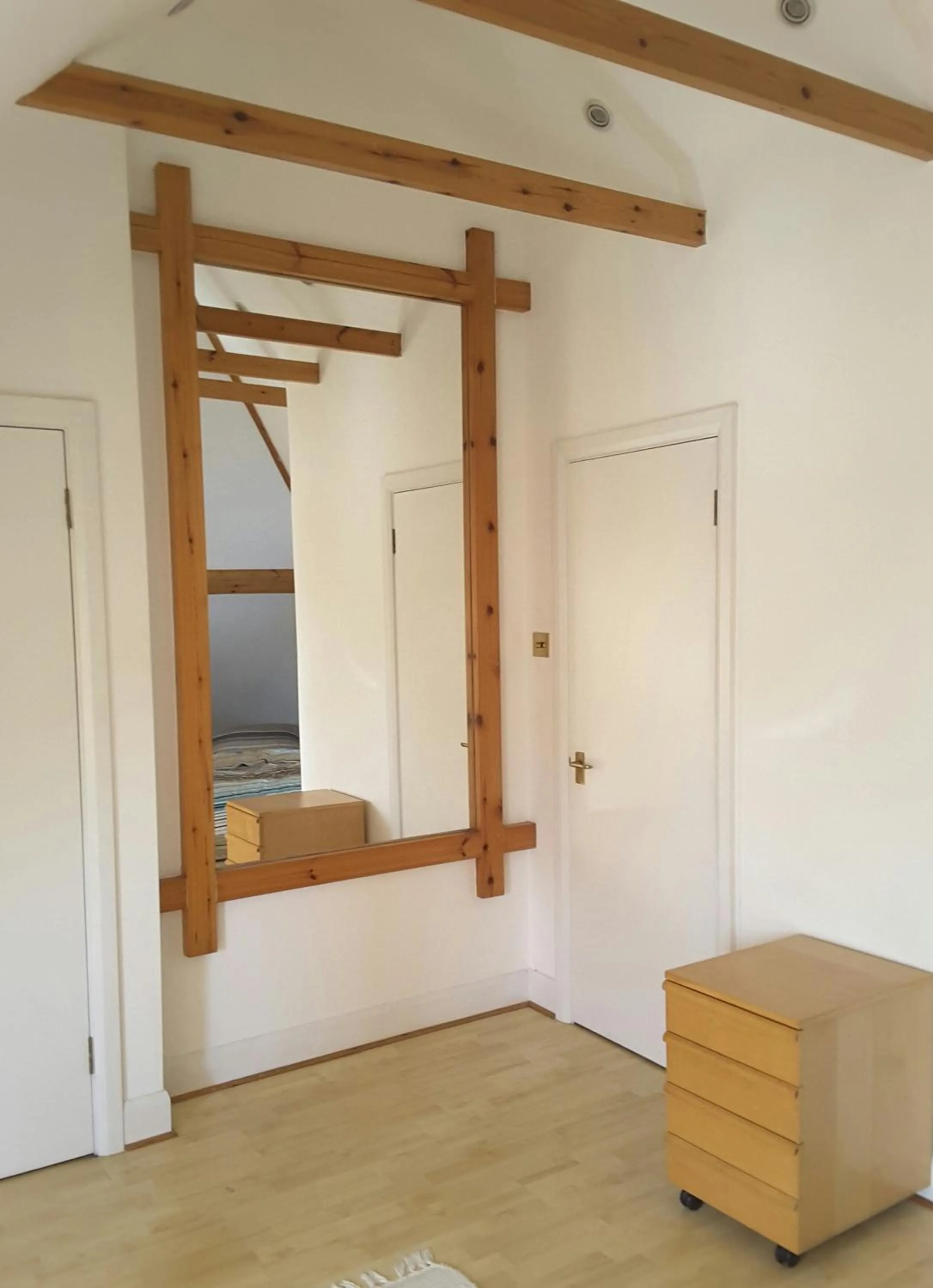 Photo of the whole room in Osterley Studio Room