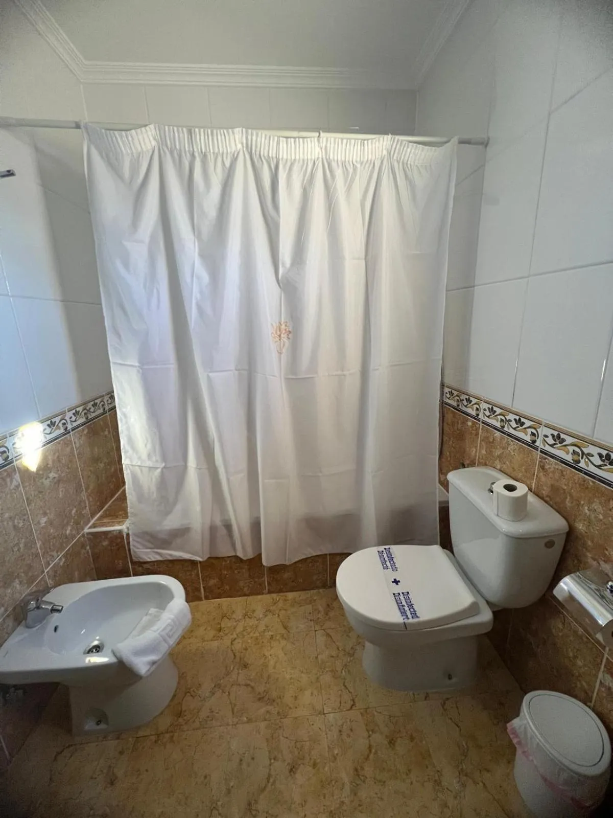 Bath in Hotel Restaurante Dama de Baza