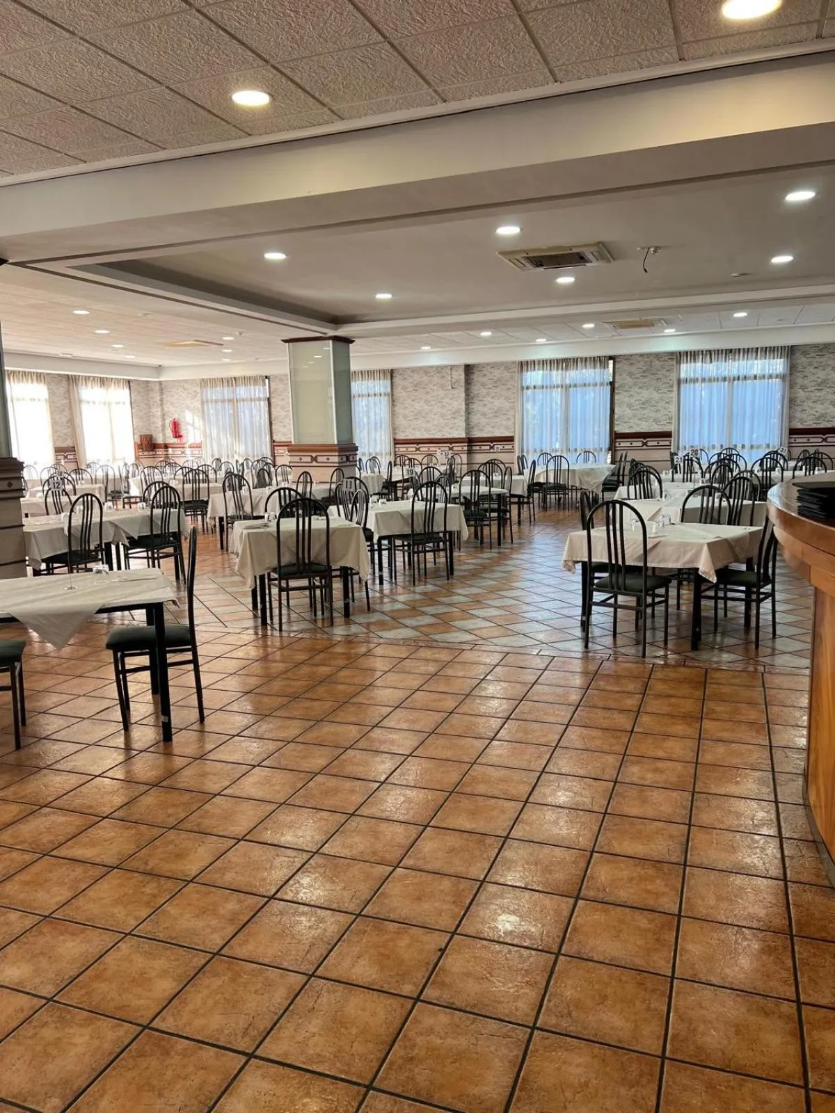 Restaurant/places to eat in Hotel Restaurante Dama de Baza