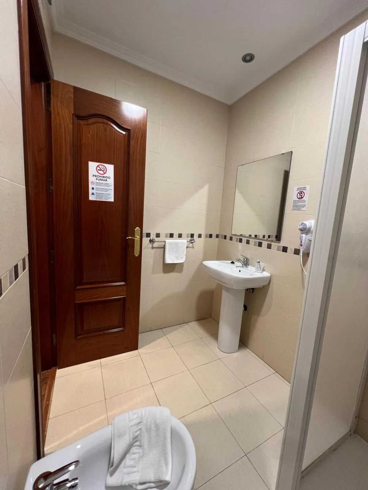 hair dryier in Hotel Restaurante Dama de Baza