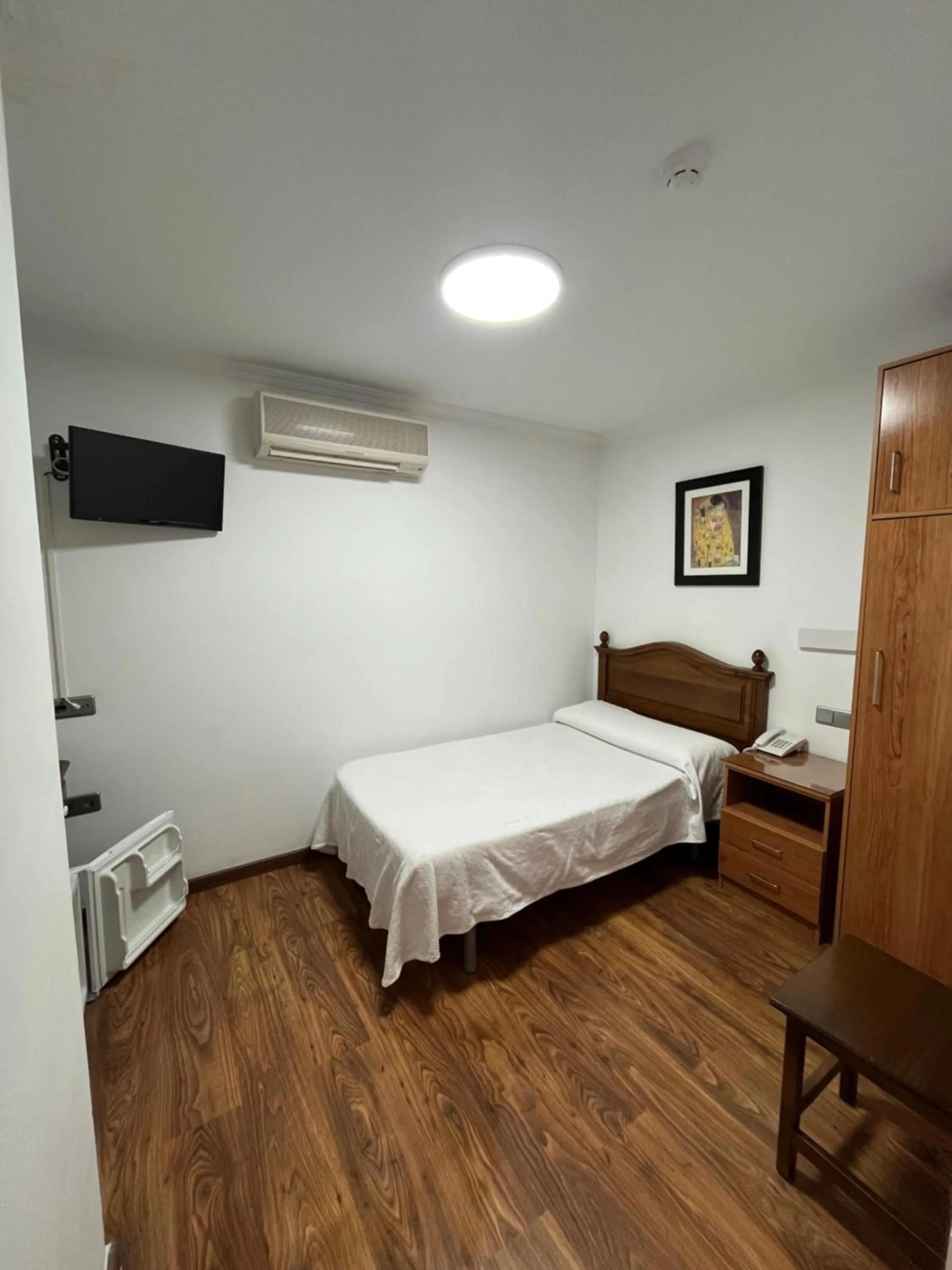 TV and multimedia, Bed in Hotel Restaurante Dama de Baza