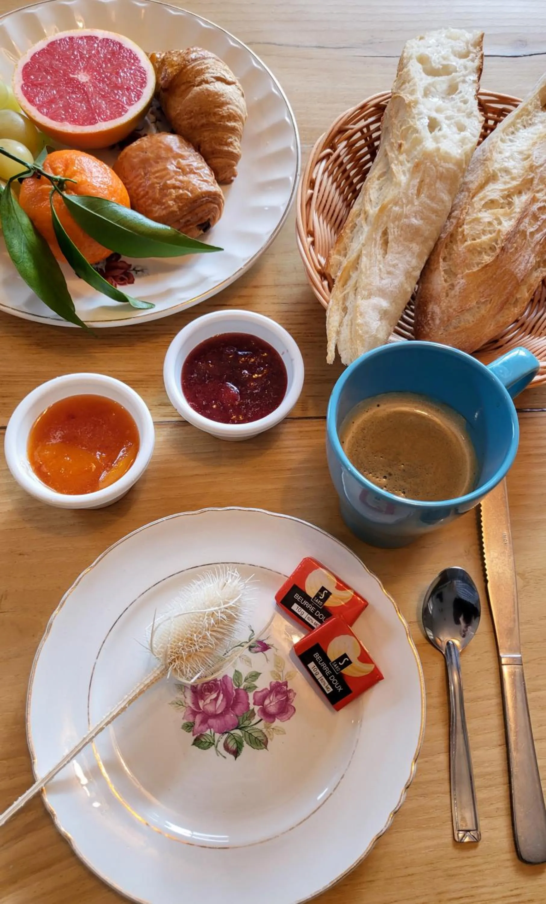 Breakfast in Hotel Restaurant des Maures