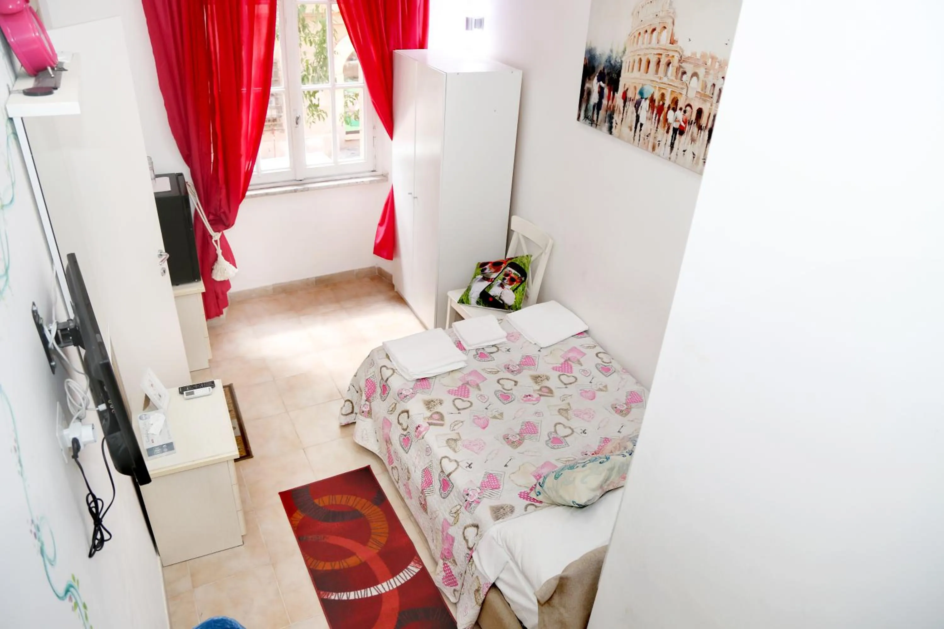 Photo of the whole room, Bed in Gateway Residence