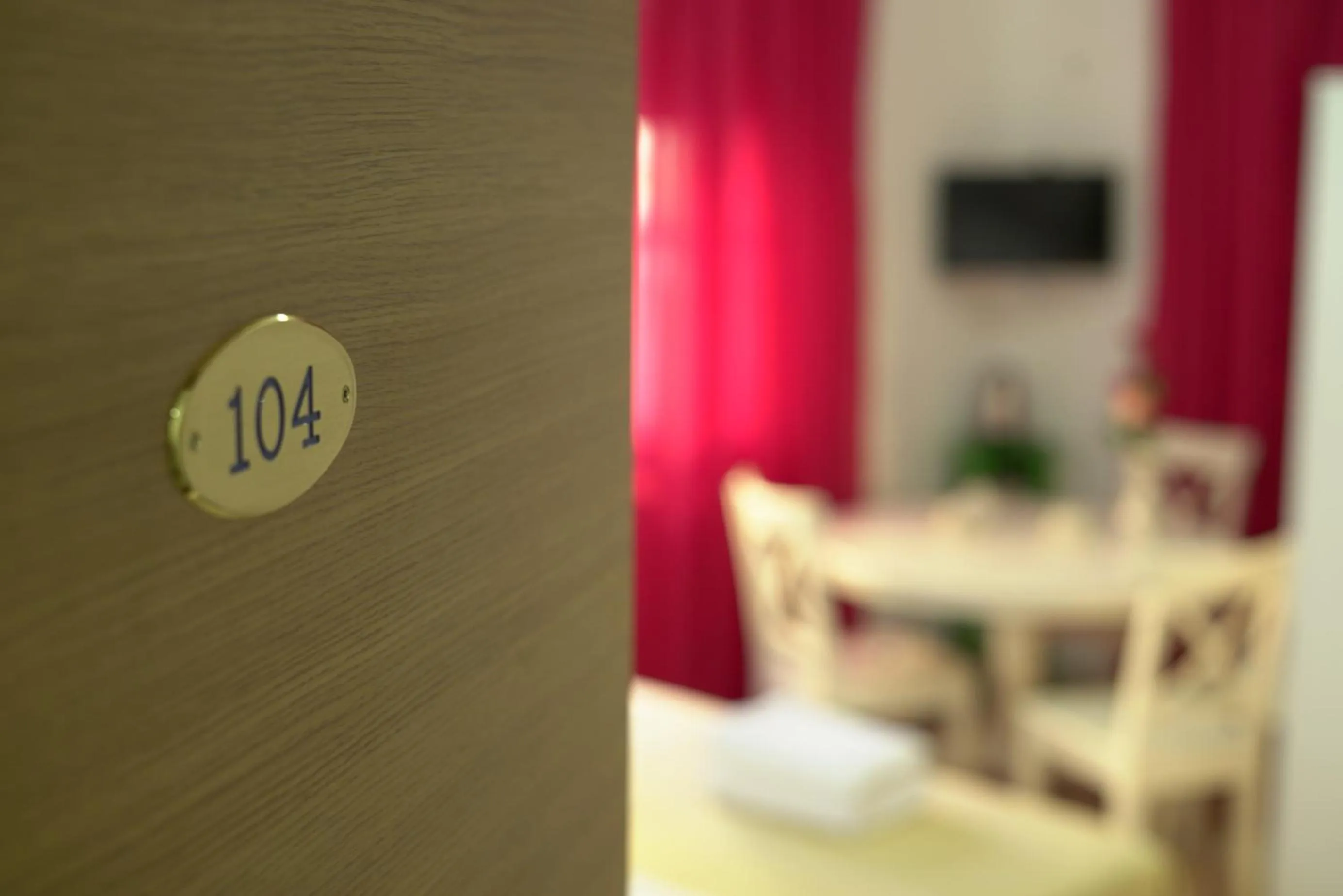 Photo of the whole room in Gateway Residence