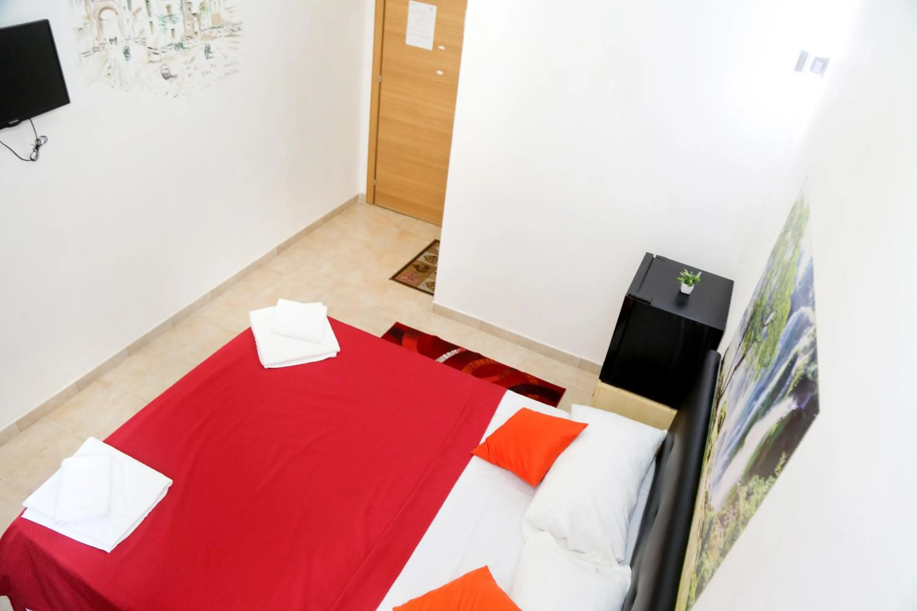 Photo of the whole room, Bed in Gateway Residence