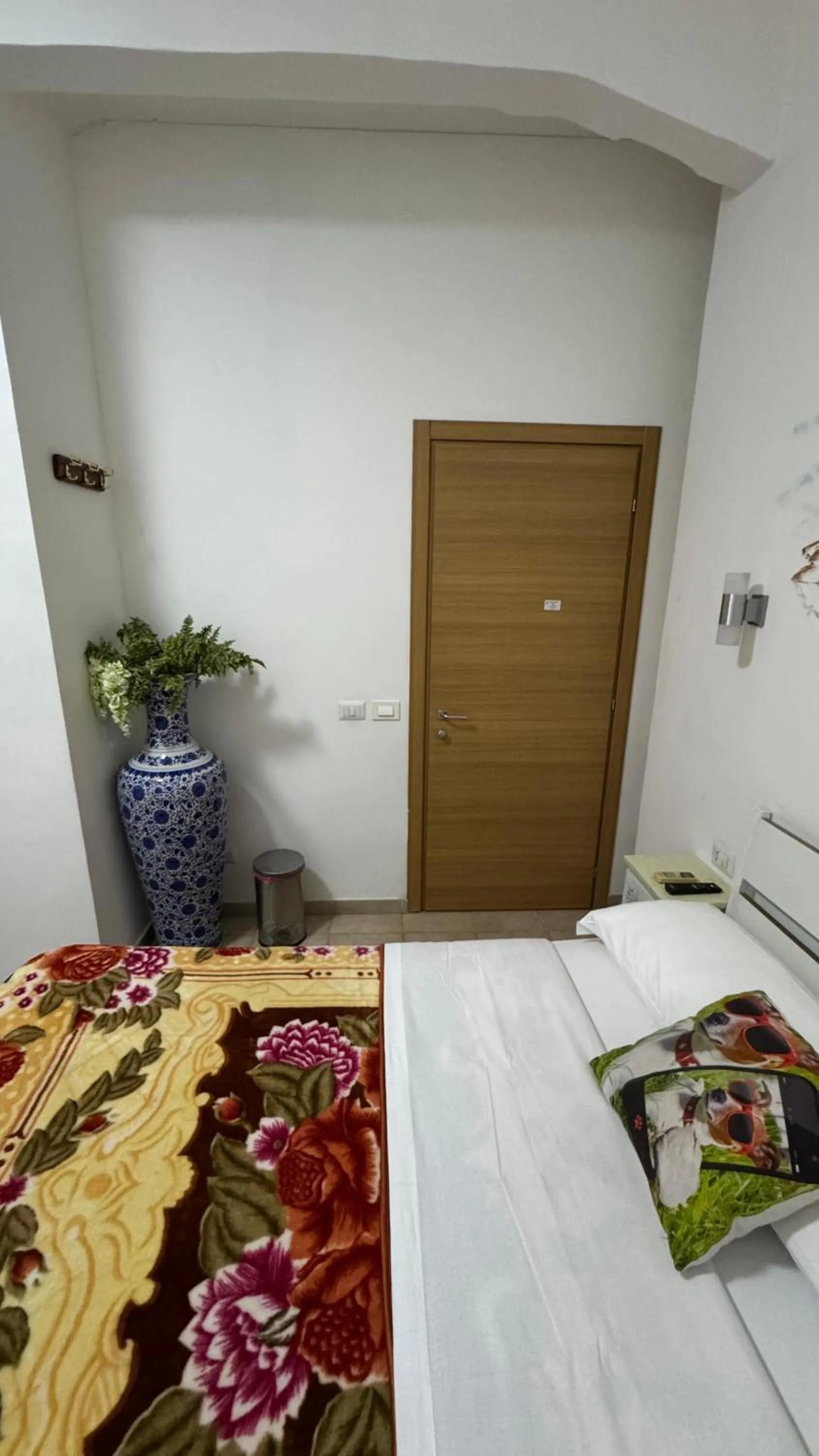 Property building, Bed in Gateway Residence