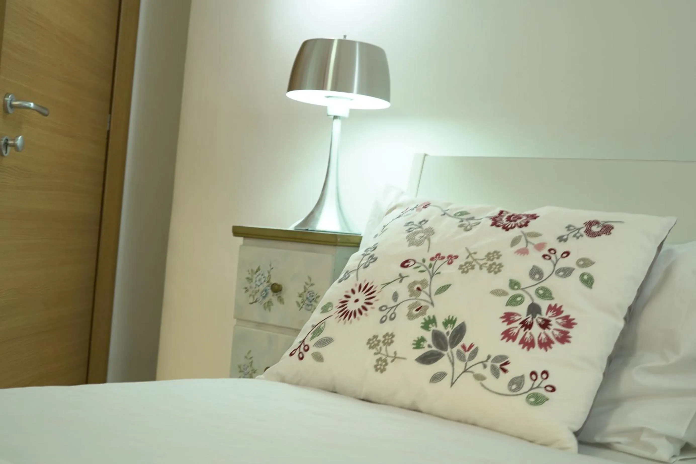 cot, Bed in Gateway Residence