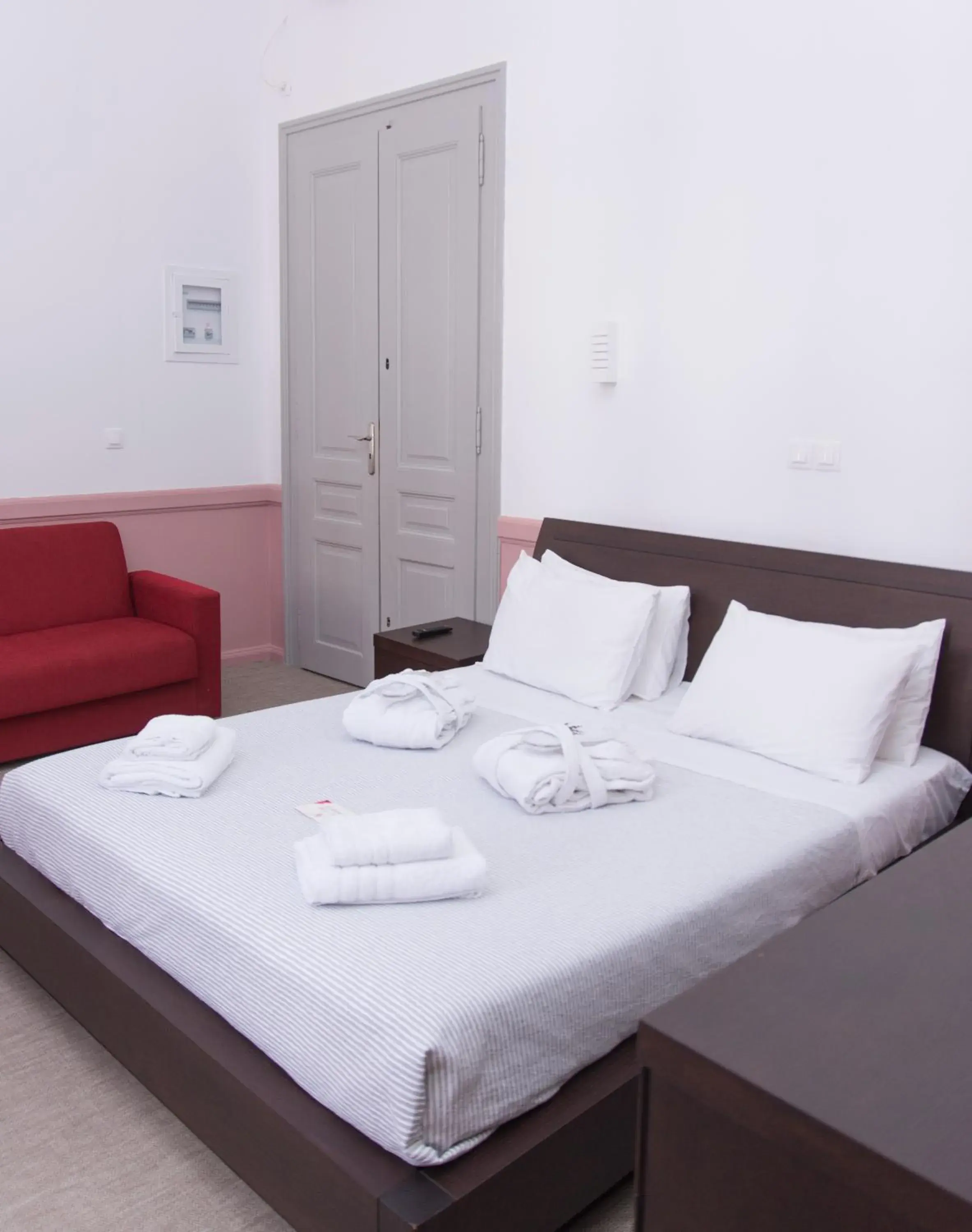 Deluxe Double Room with Balcony in Douskos Guesthouse Deluxe Double Room with Balcony in Douskos Guesthouse