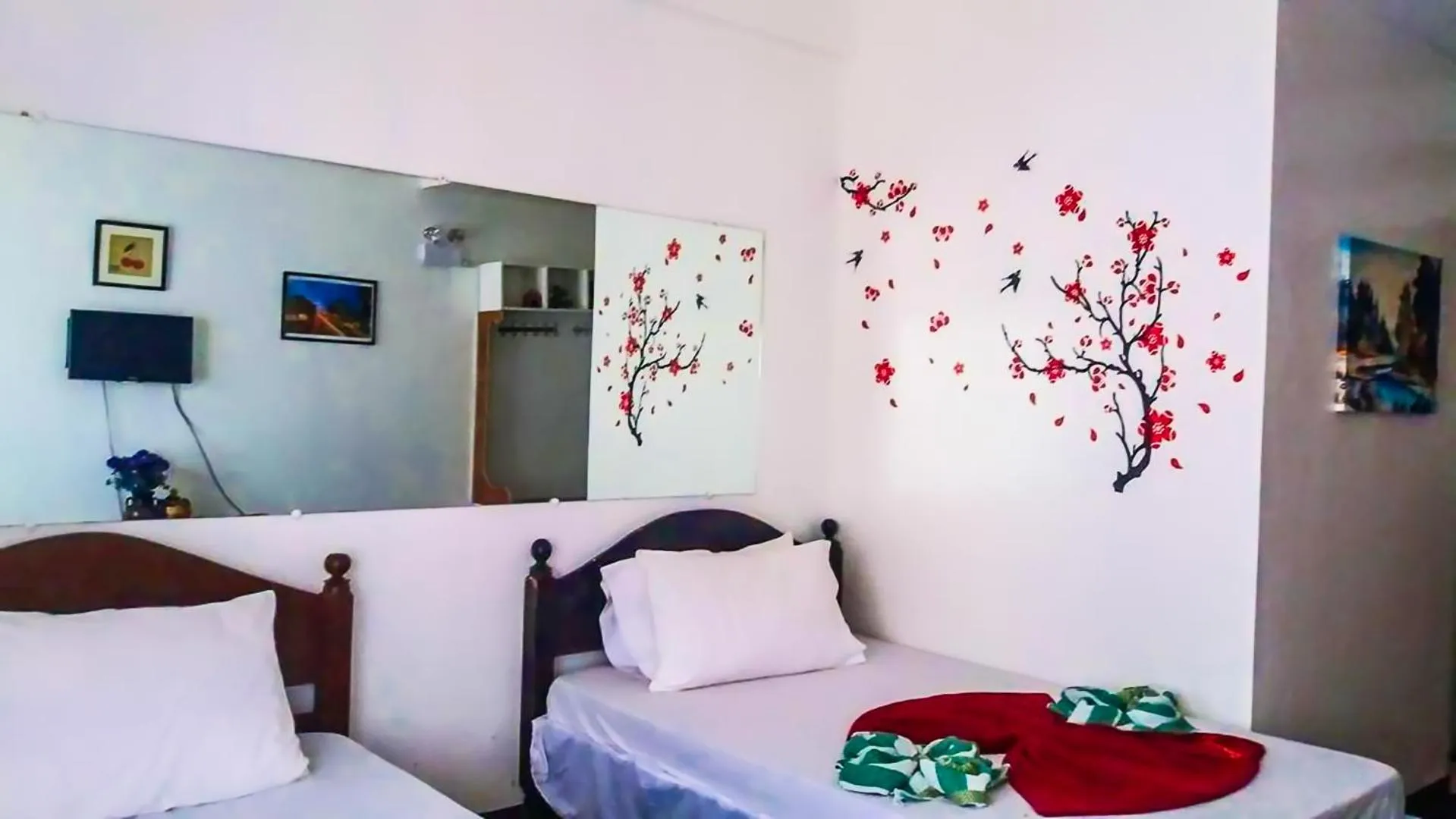 Photo of the whole room, Bed in Pagudpud Rinnovati