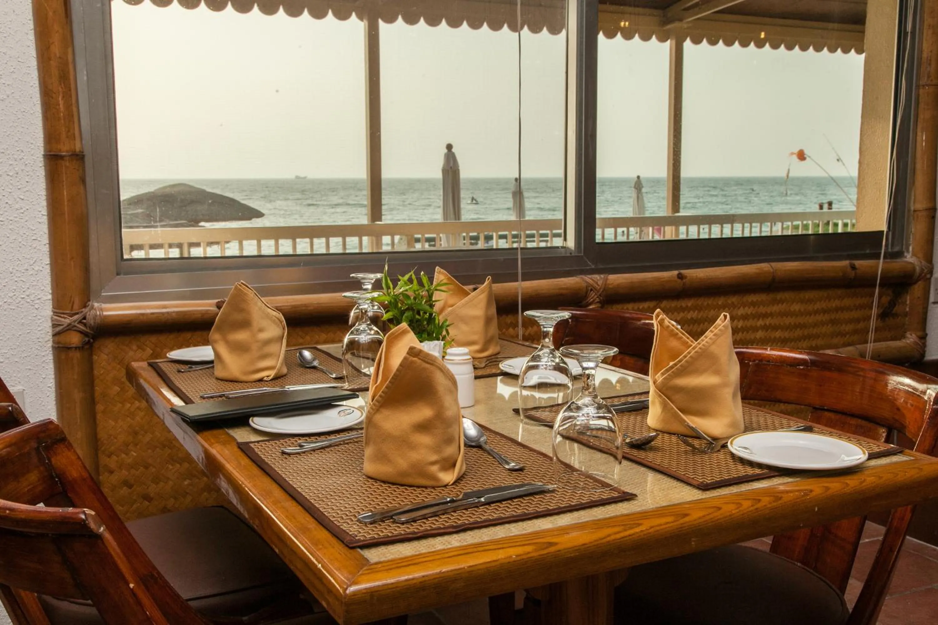 Restaurant/places to eat in Sharjah Carlton Hotel