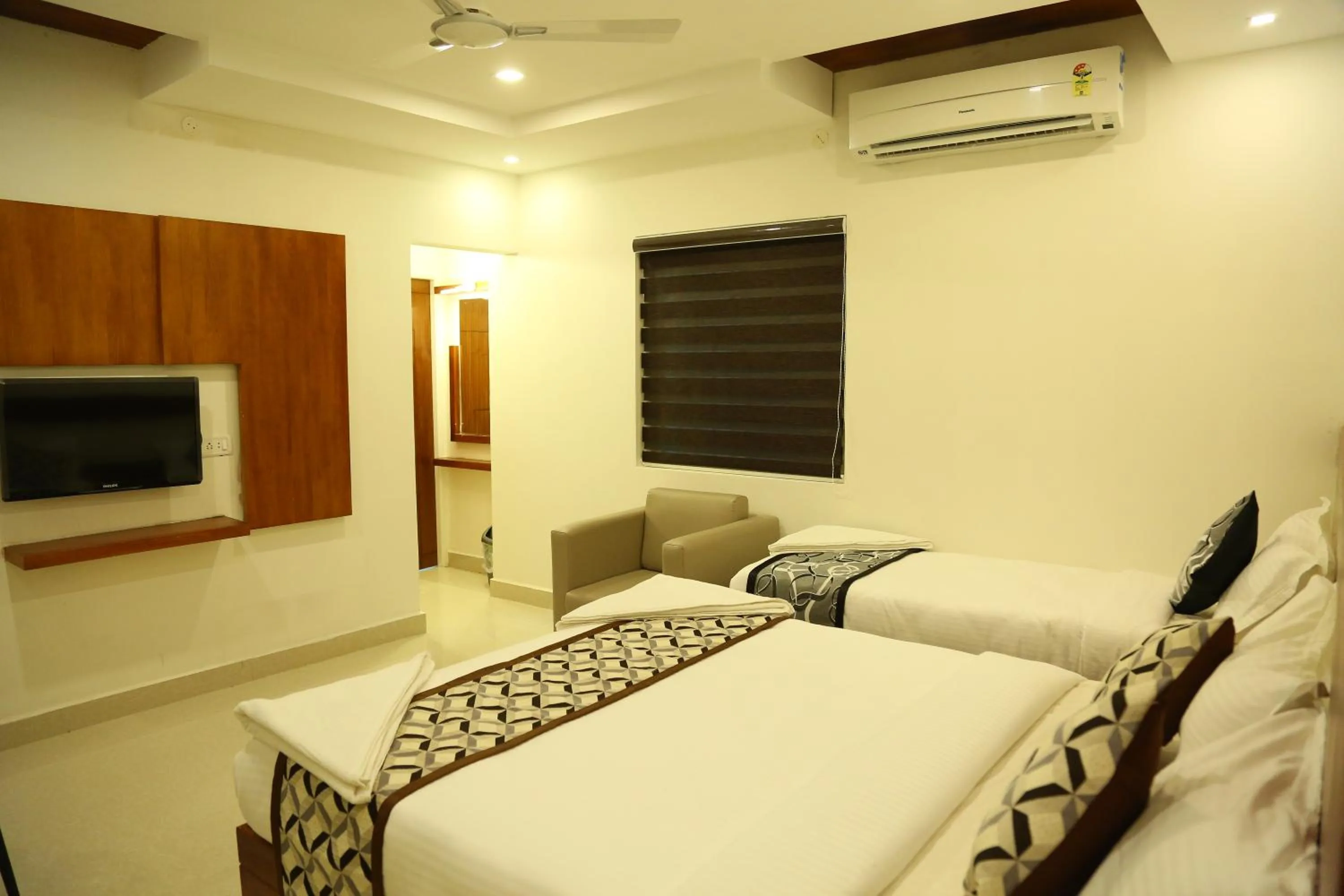 Bed in 4U Business Hotel