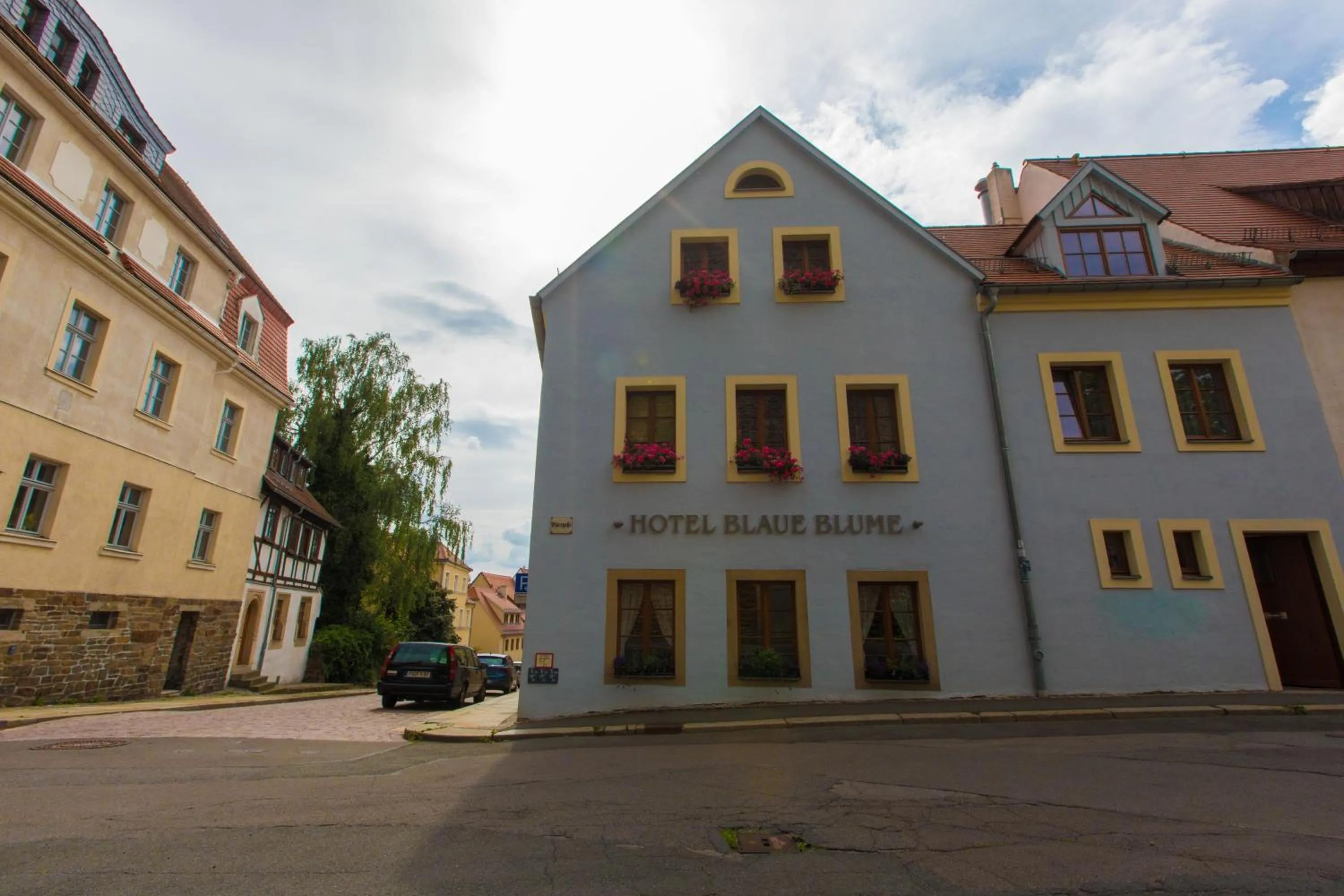 Facade/entrance in Hotel Blaue Blume