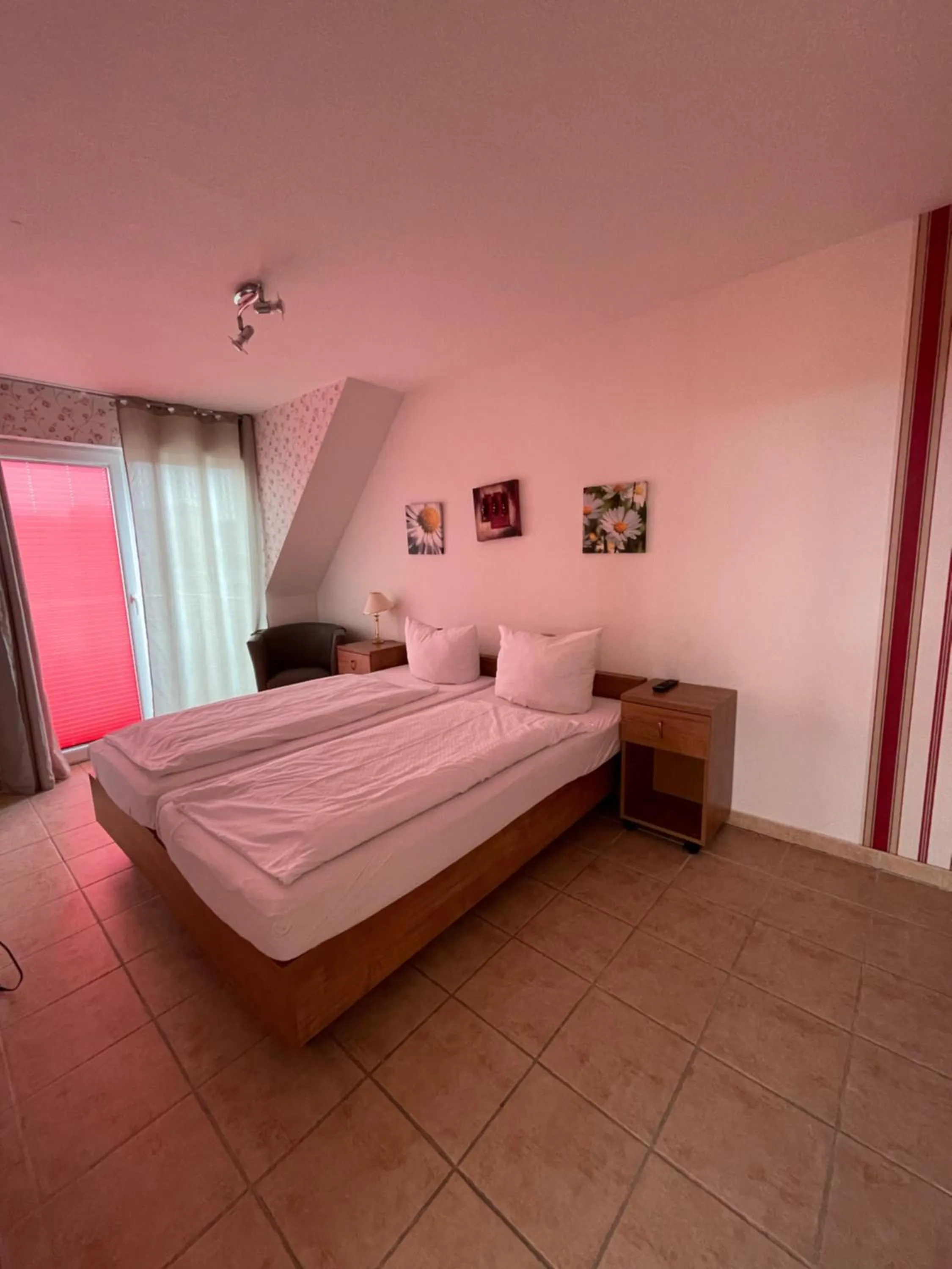 Bedroom, Bed in Suite Hotel Villa Erika