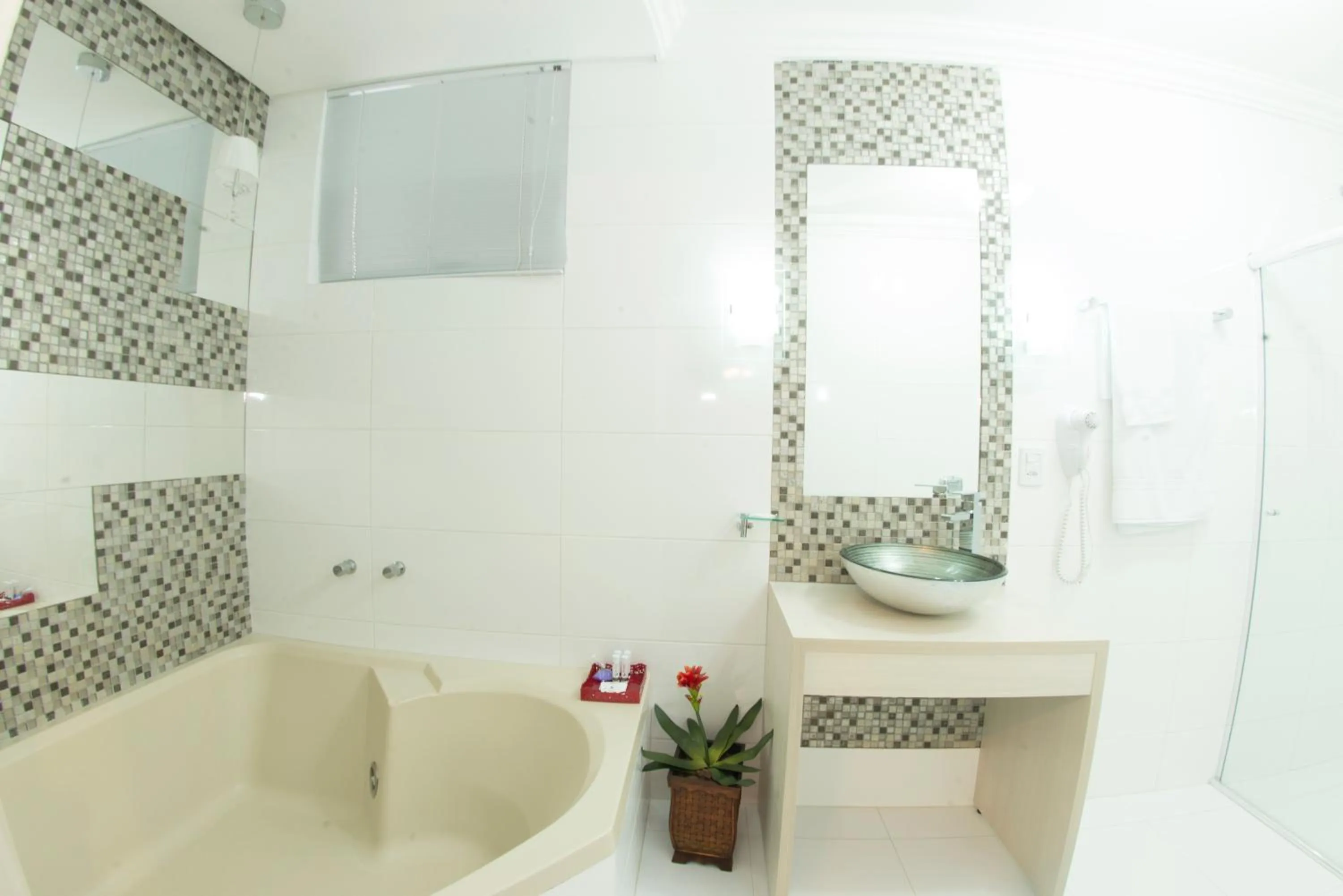 Bathroom in Regente Hotel