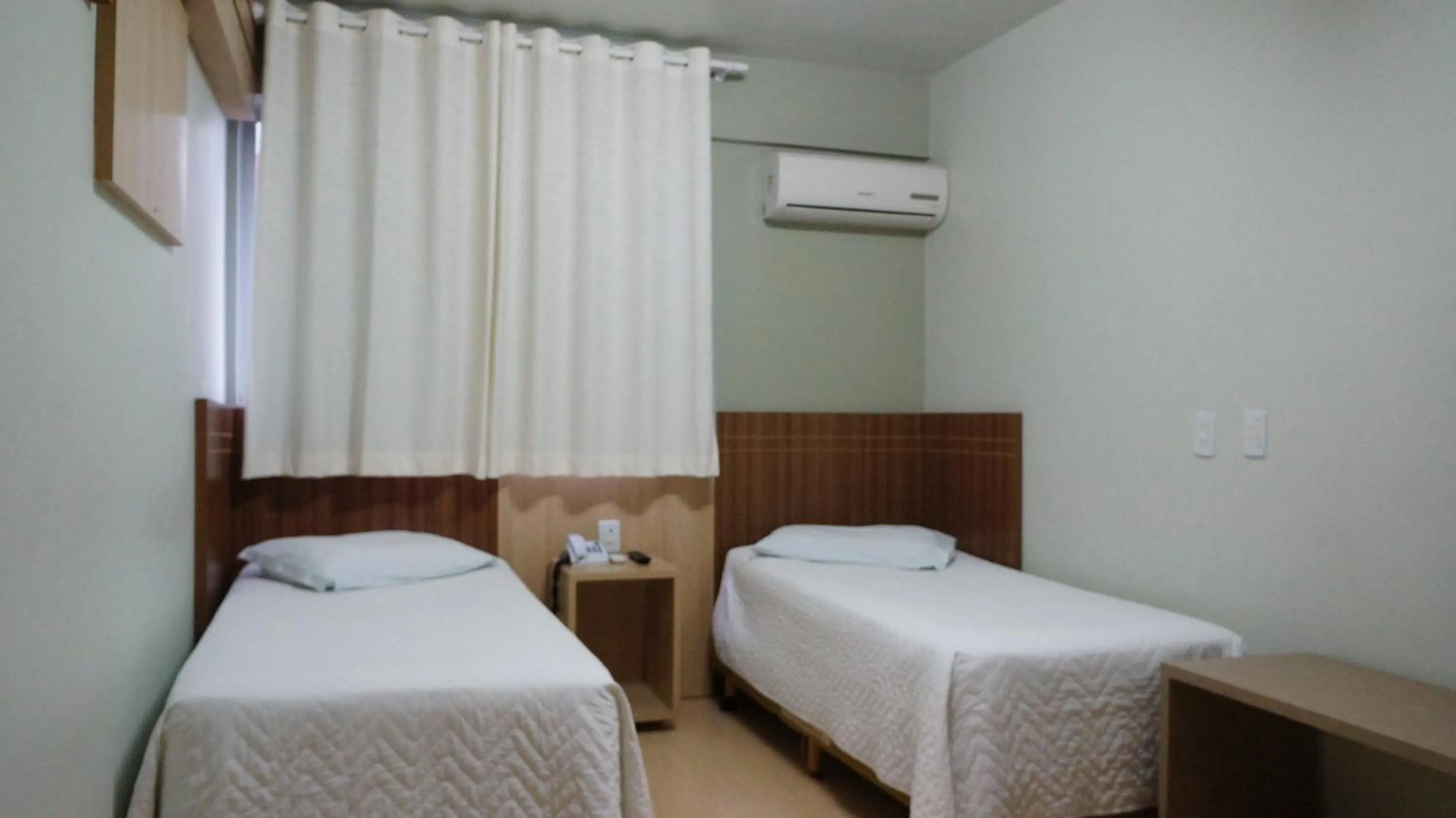 Bedroom, Bed in Regente Hotel