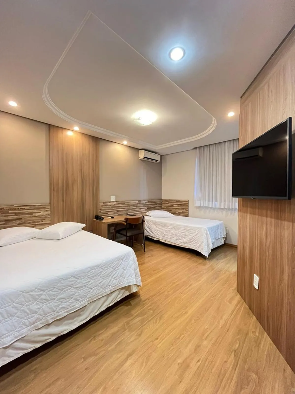 Photo of the whole room, Bed in Regente Hotel