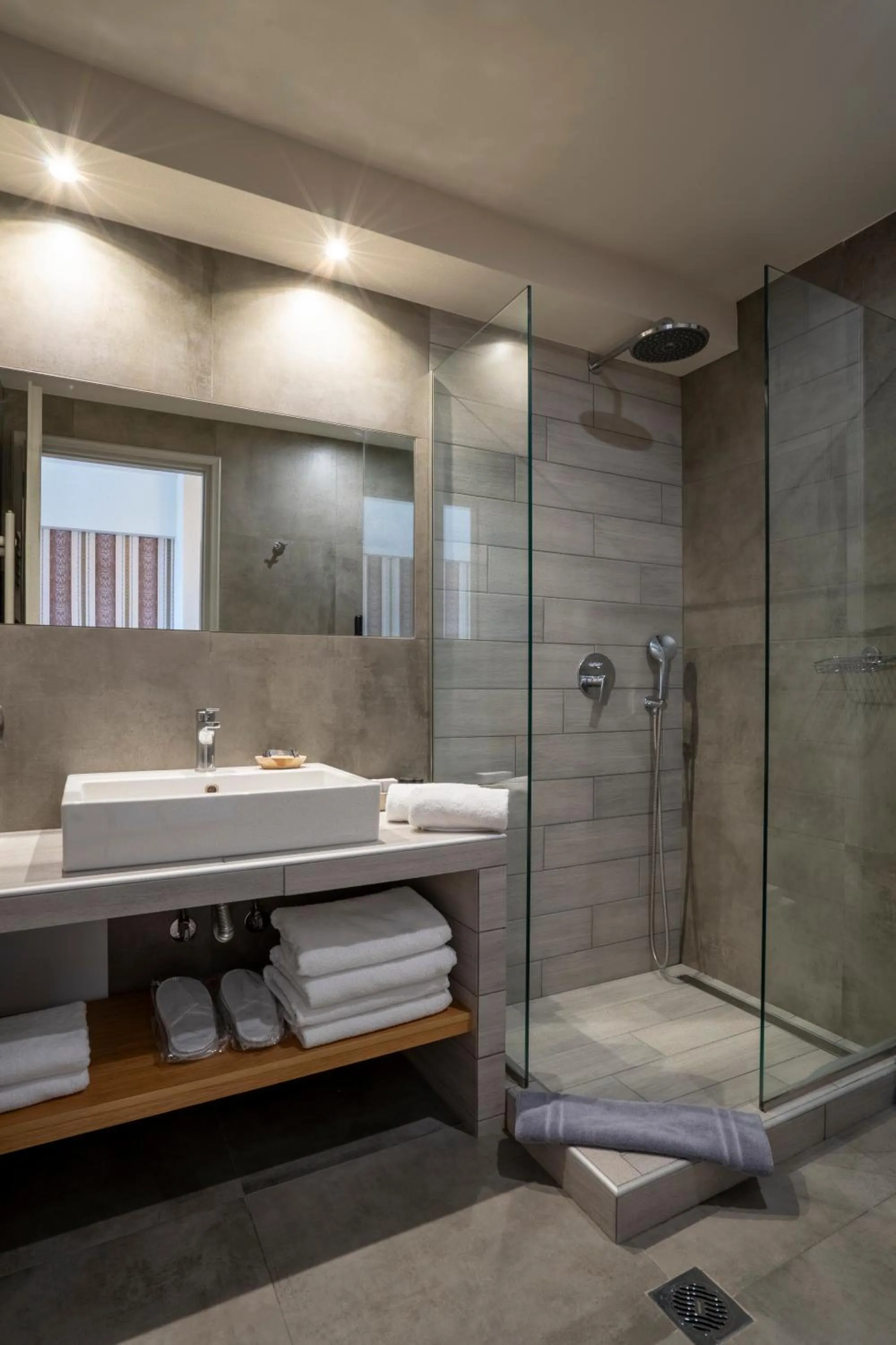 Shower in Anemolia Mountain Resort