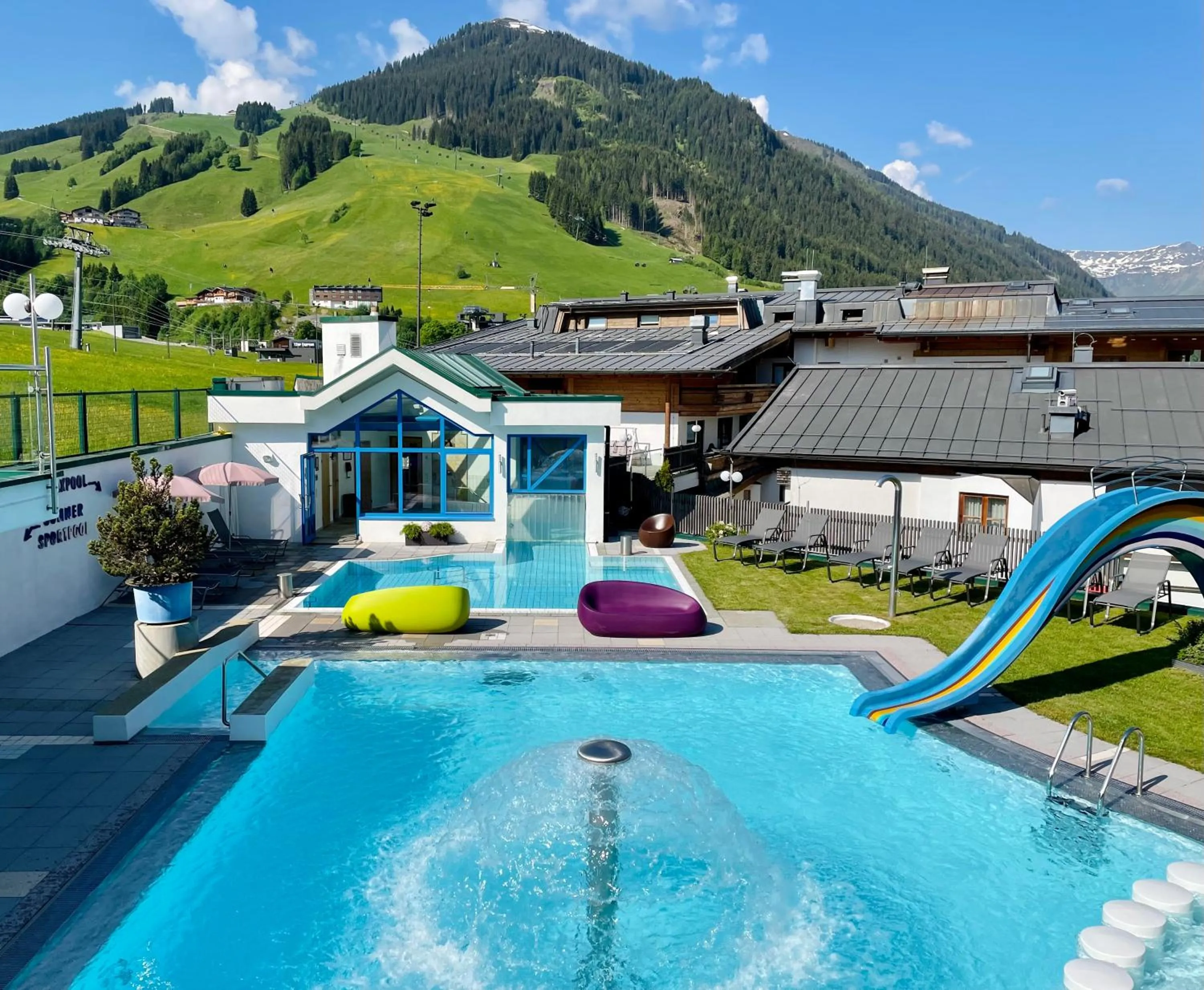 Pool view in Wellness- und Familienhotel Egger