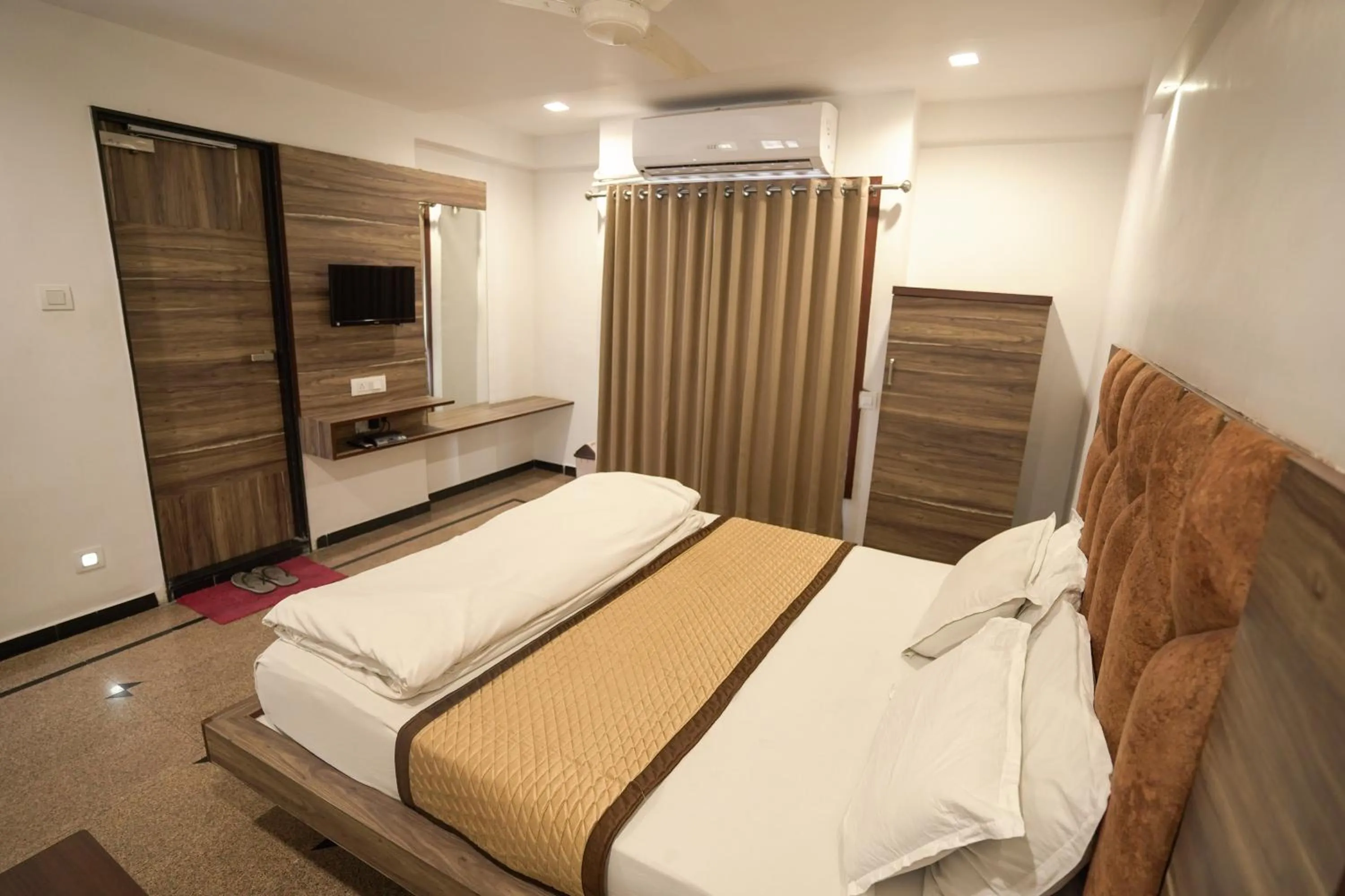 Photo of the whole room, Bed in Hotel Shertown