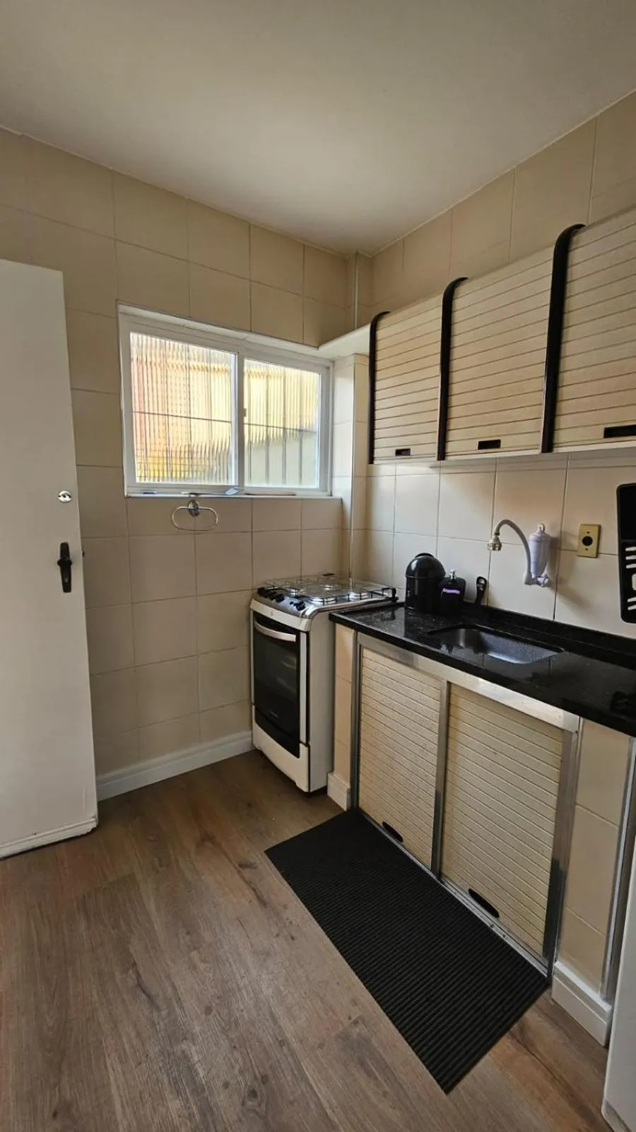 kitchen in Casinha de Boneca em Juquey