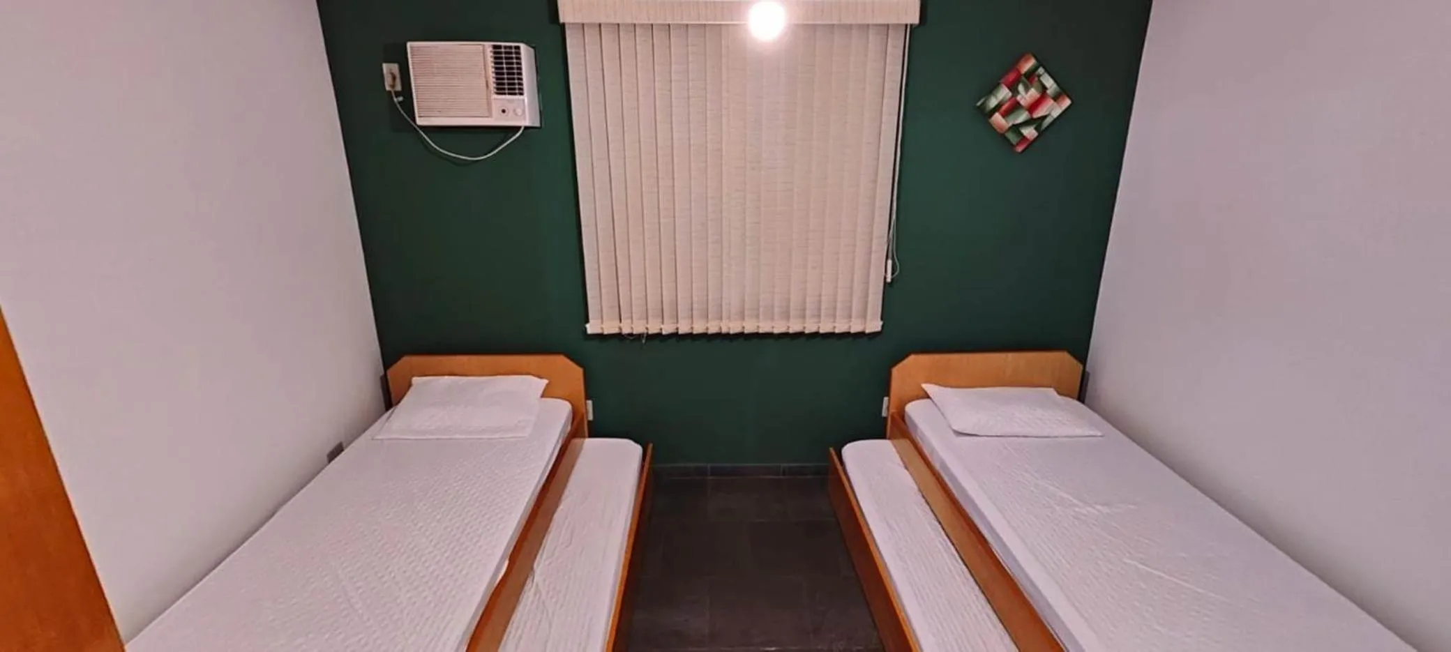 Photo of the whole room, Bed in Casinha de Boneca em Juquey