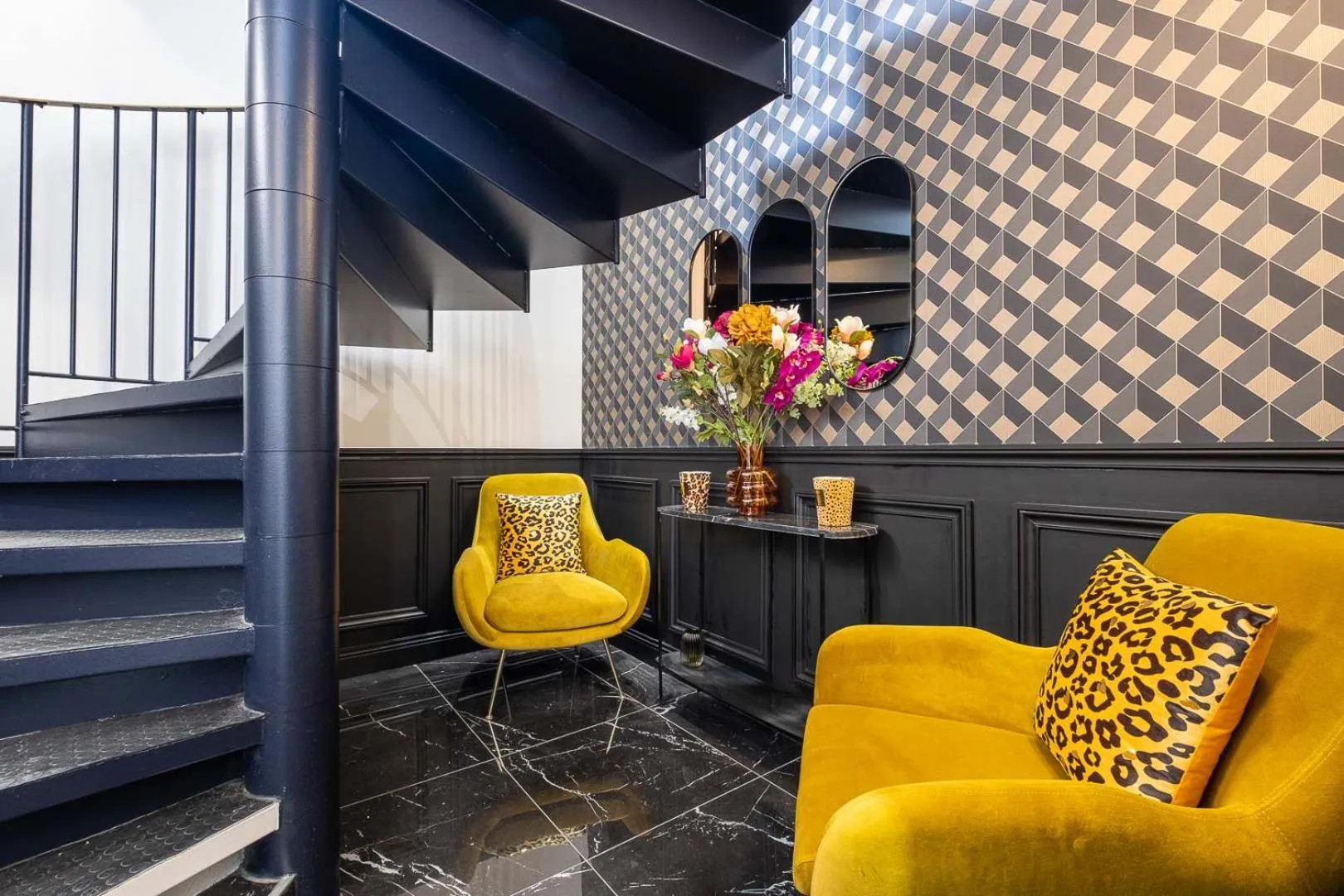 Lobby or reception in Mijo's Appartements Hôtel