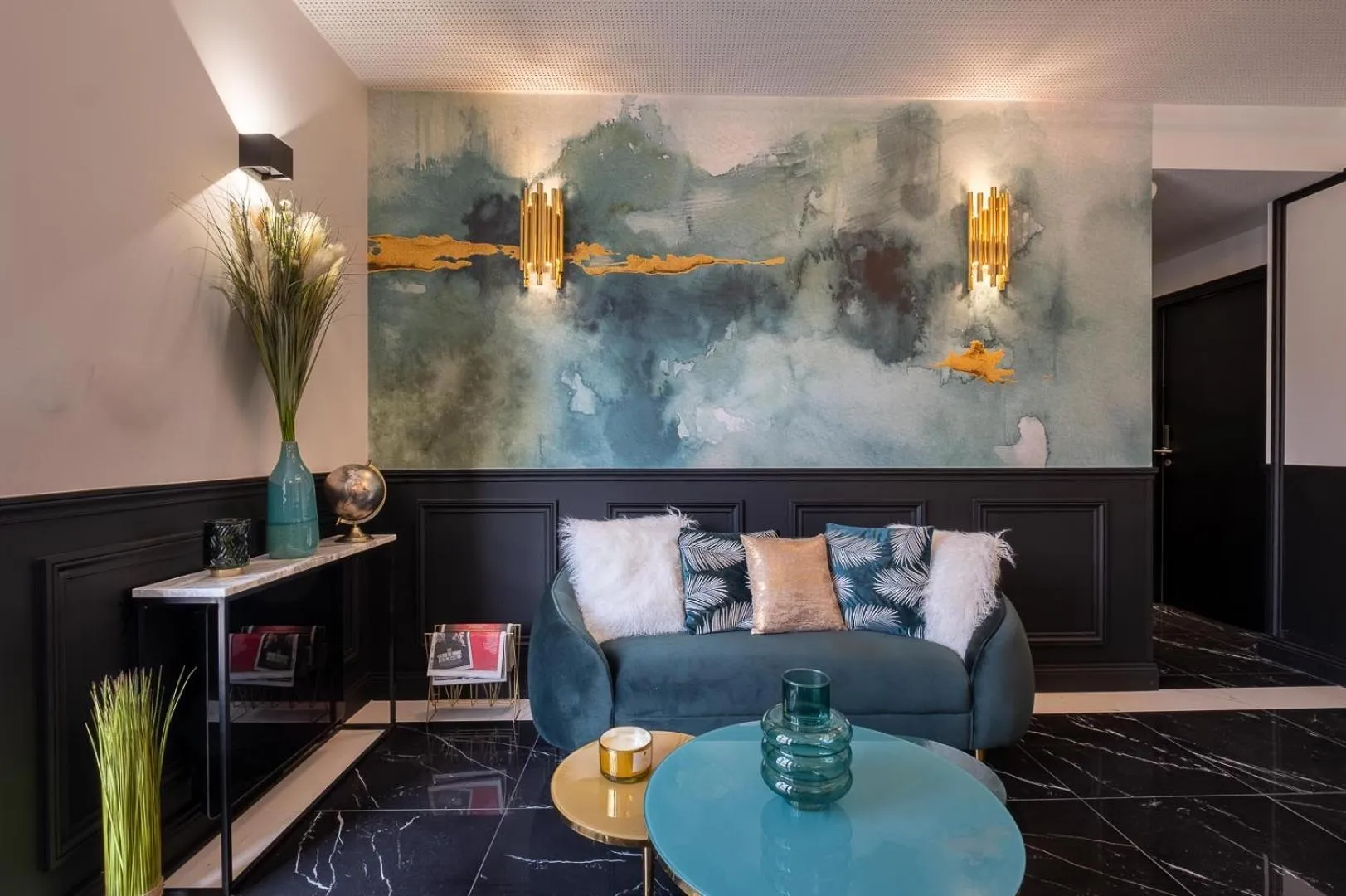 Lobby or reception in Mijo's Appartements Hôtel