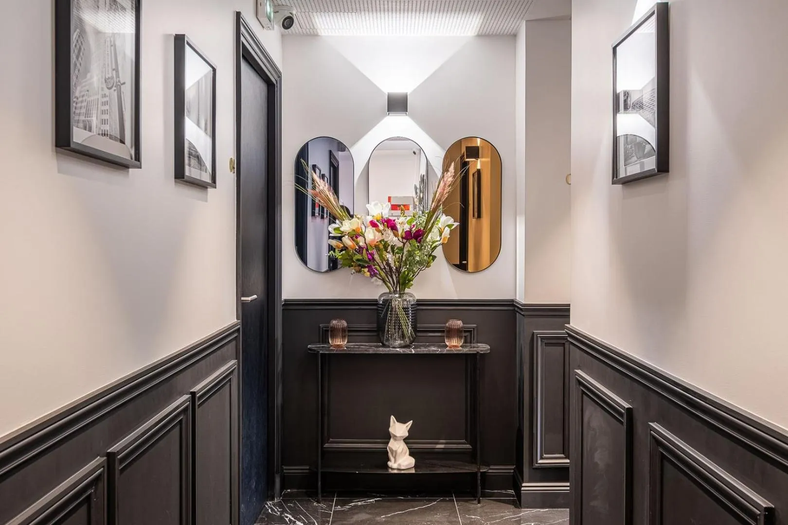 Lobby or reception in Mijo's Appartements Hôtel