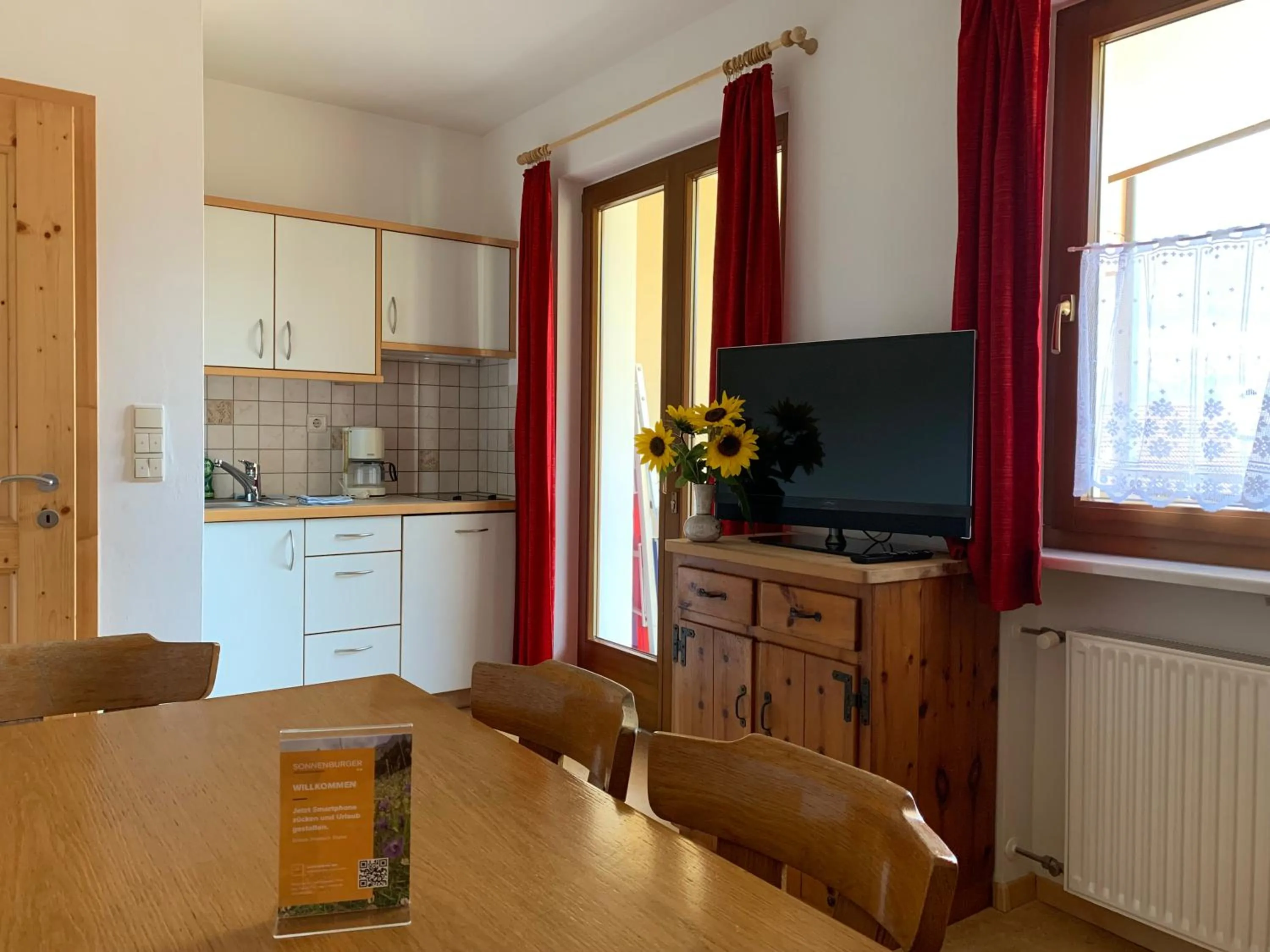 Kitchen or kitchenette in Residence Sonnenburger - Biobauernhof - Azienda agricola biologica