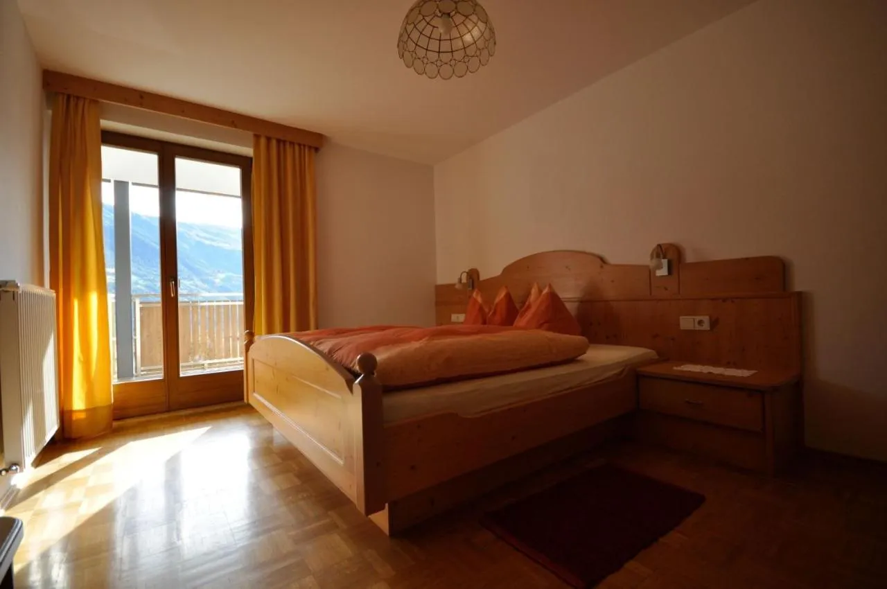 Bed in Residence Sonnenburger - Biobauernhof - Azienda agricola biologica