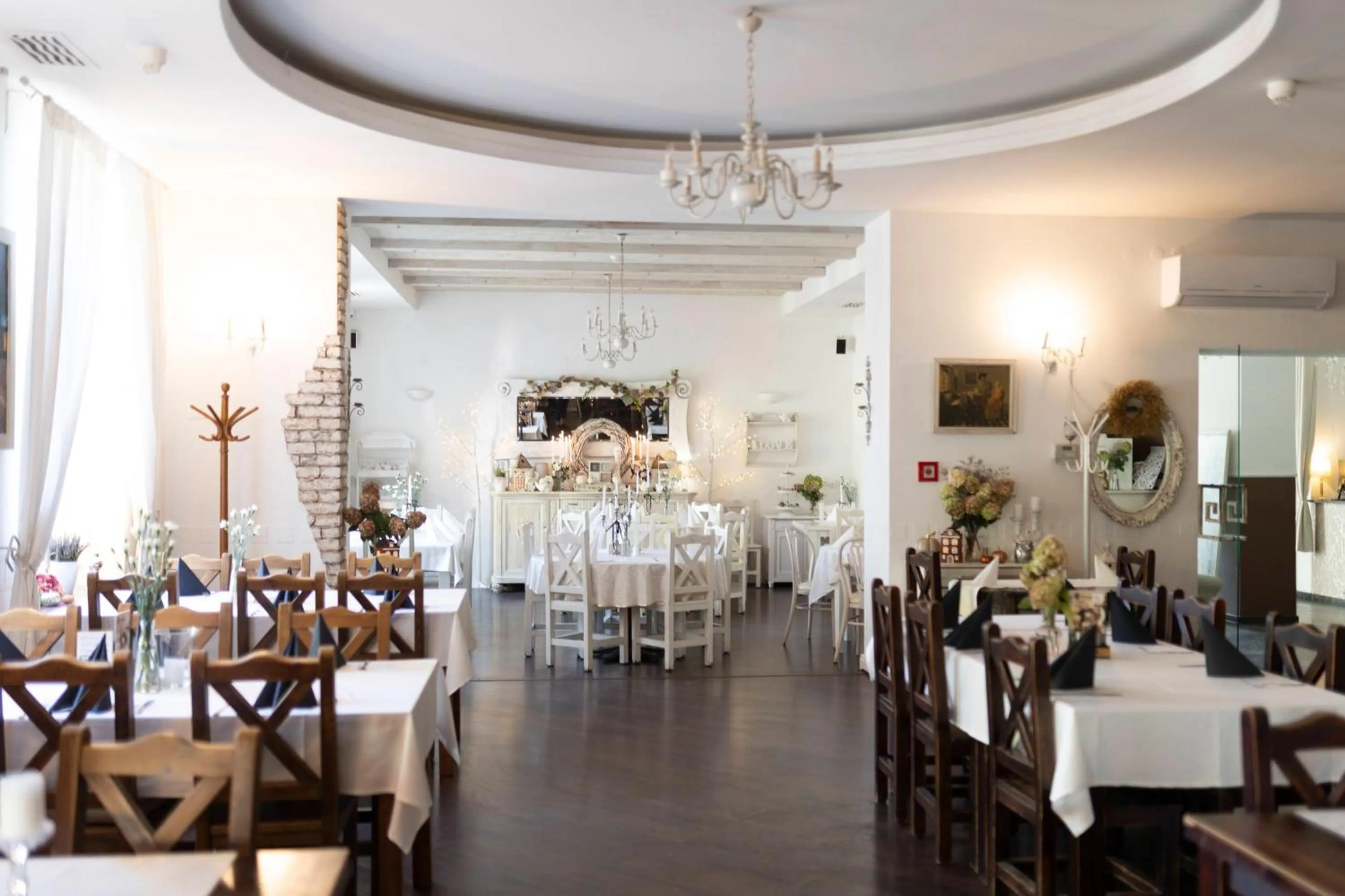 Restaurant/places to eat in Hotel Villa Casino