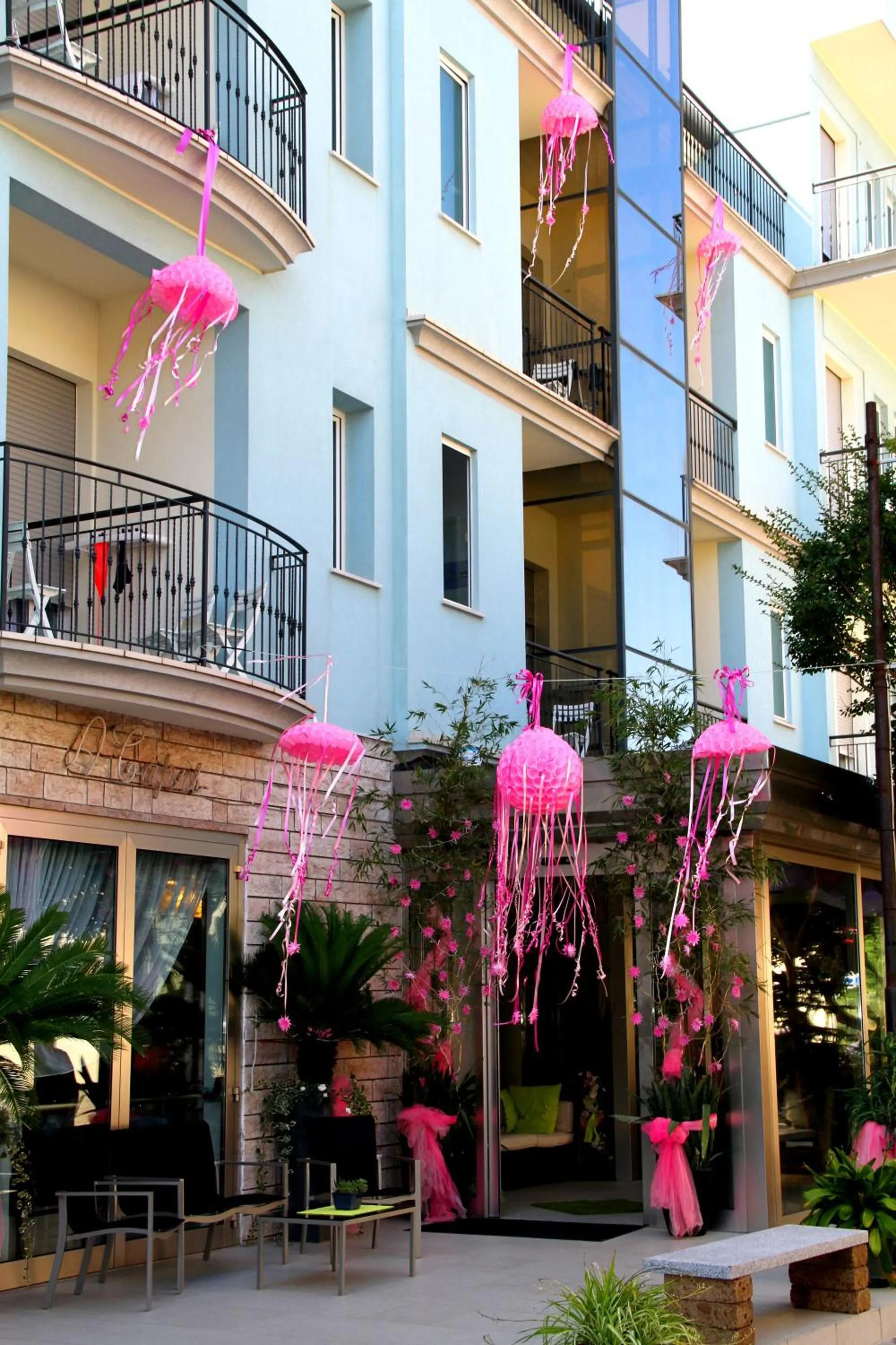 Facade/entrance in Hotel Capri