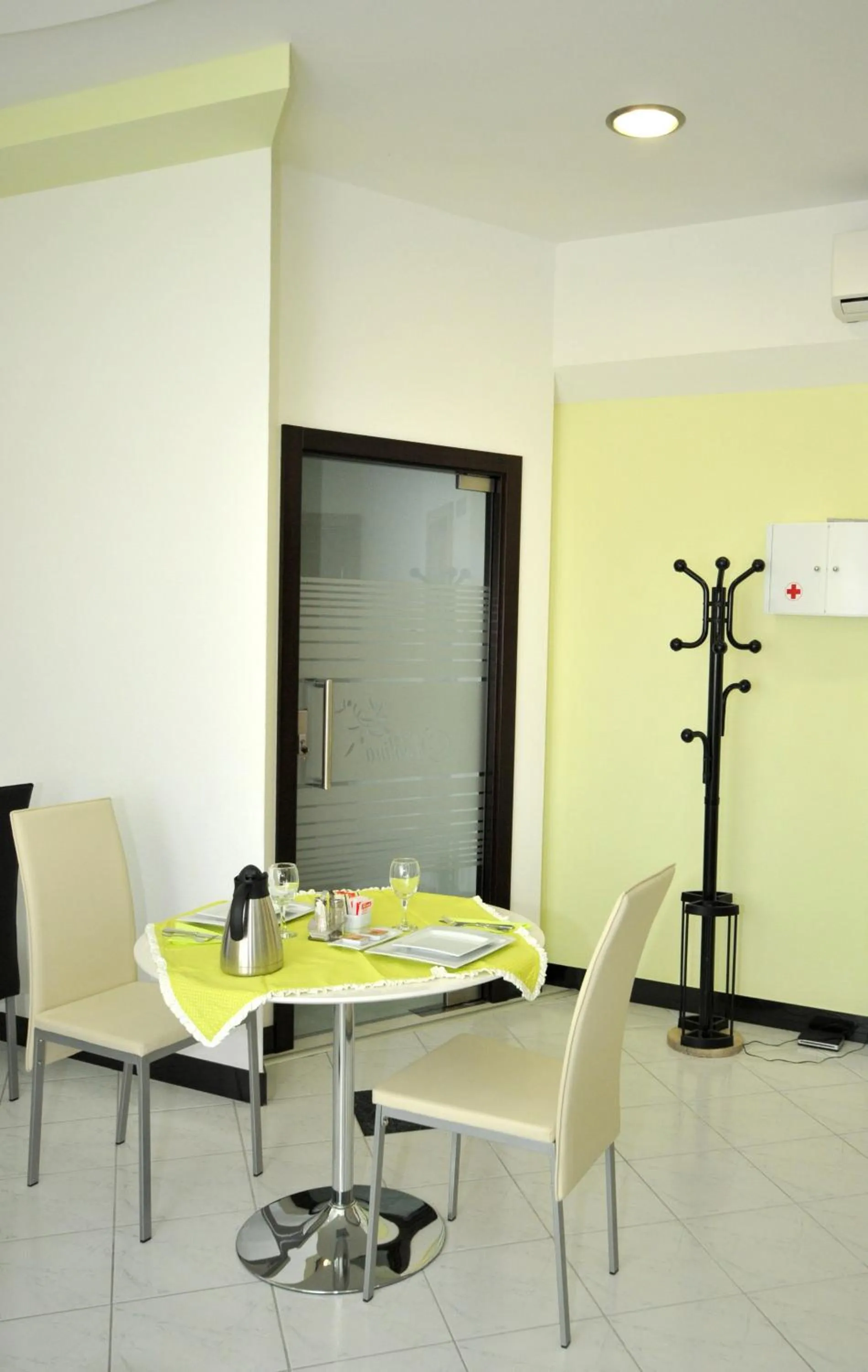 Restaurant/places to eat in Apartments & Rooms Villa Maslina