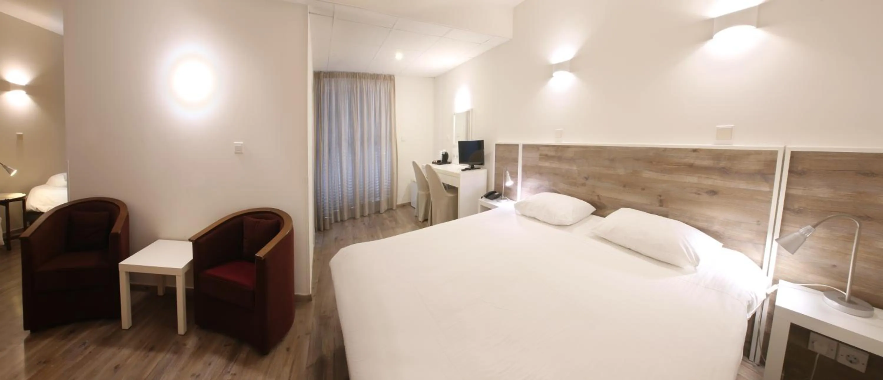 Bedroom, Bed in Centrum Hotel - City Center