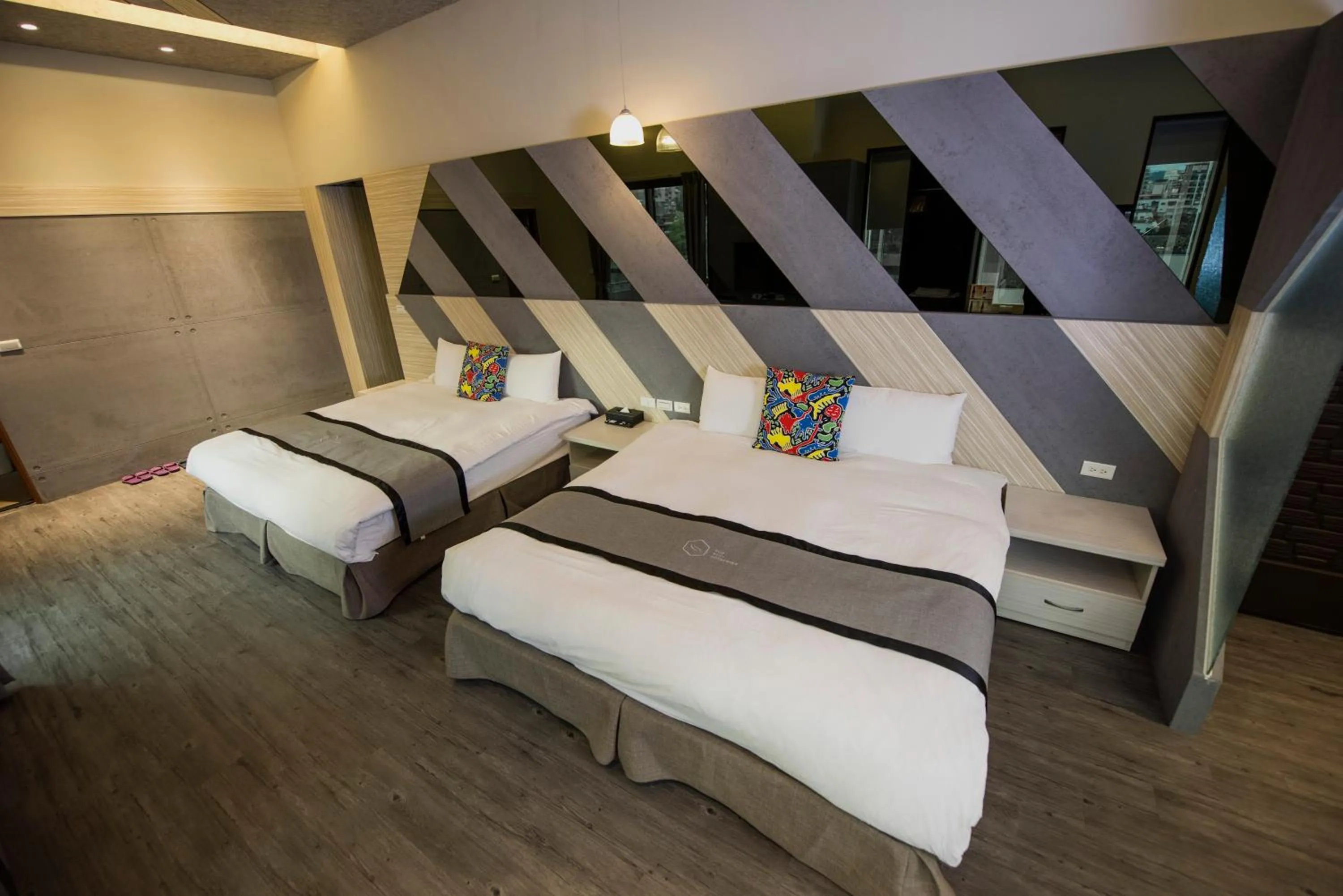 Bed in Ruo Shui Hotspring Hotel