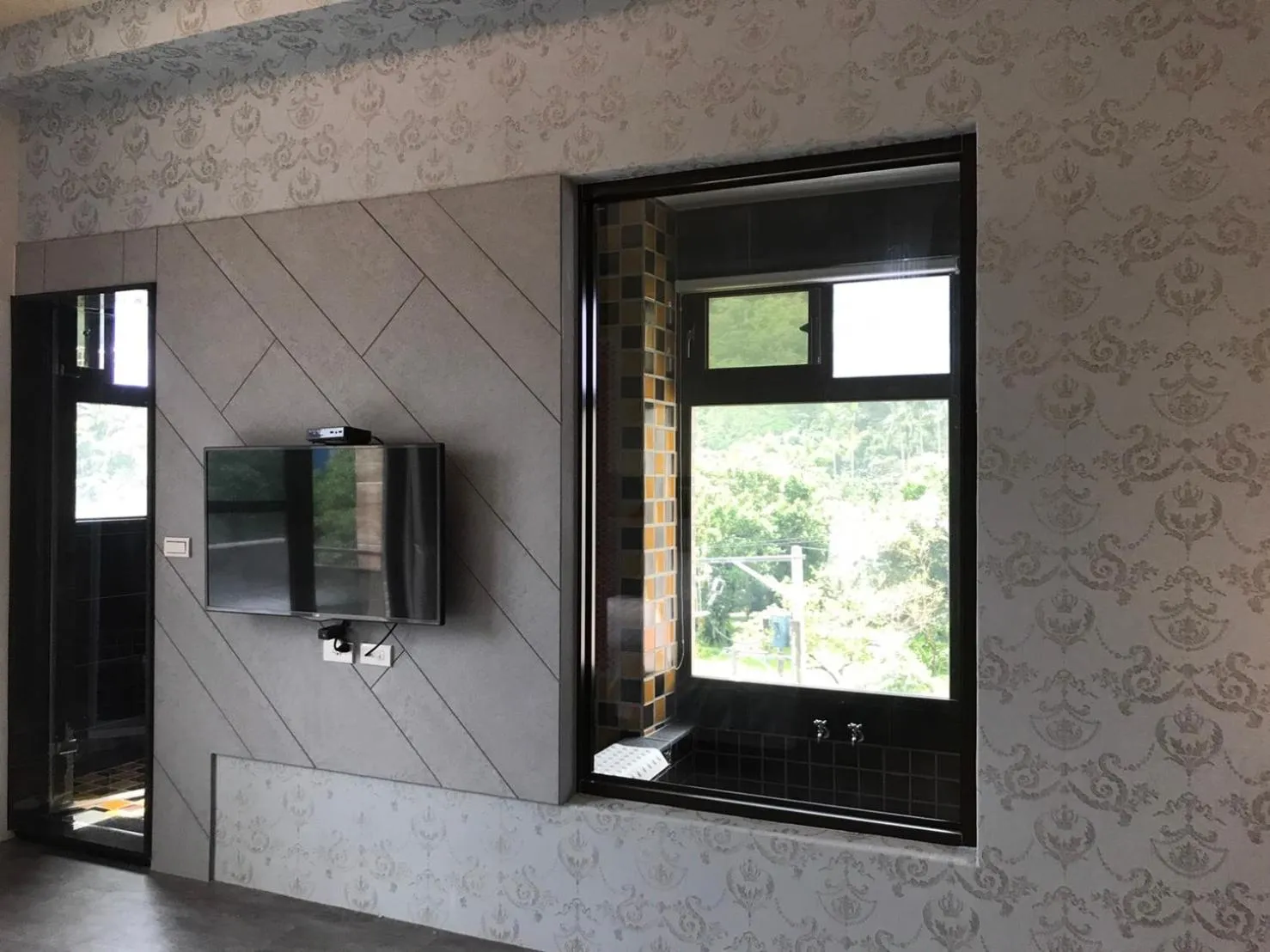 Ruo Shui Hotspring Hotel