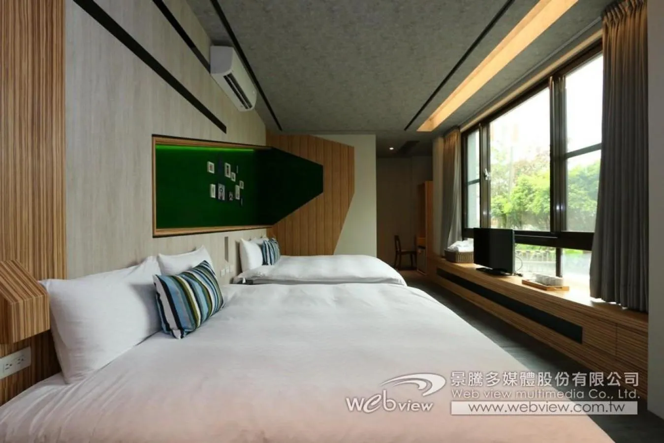 Bed in Ruo Shui Hotspring Hotel